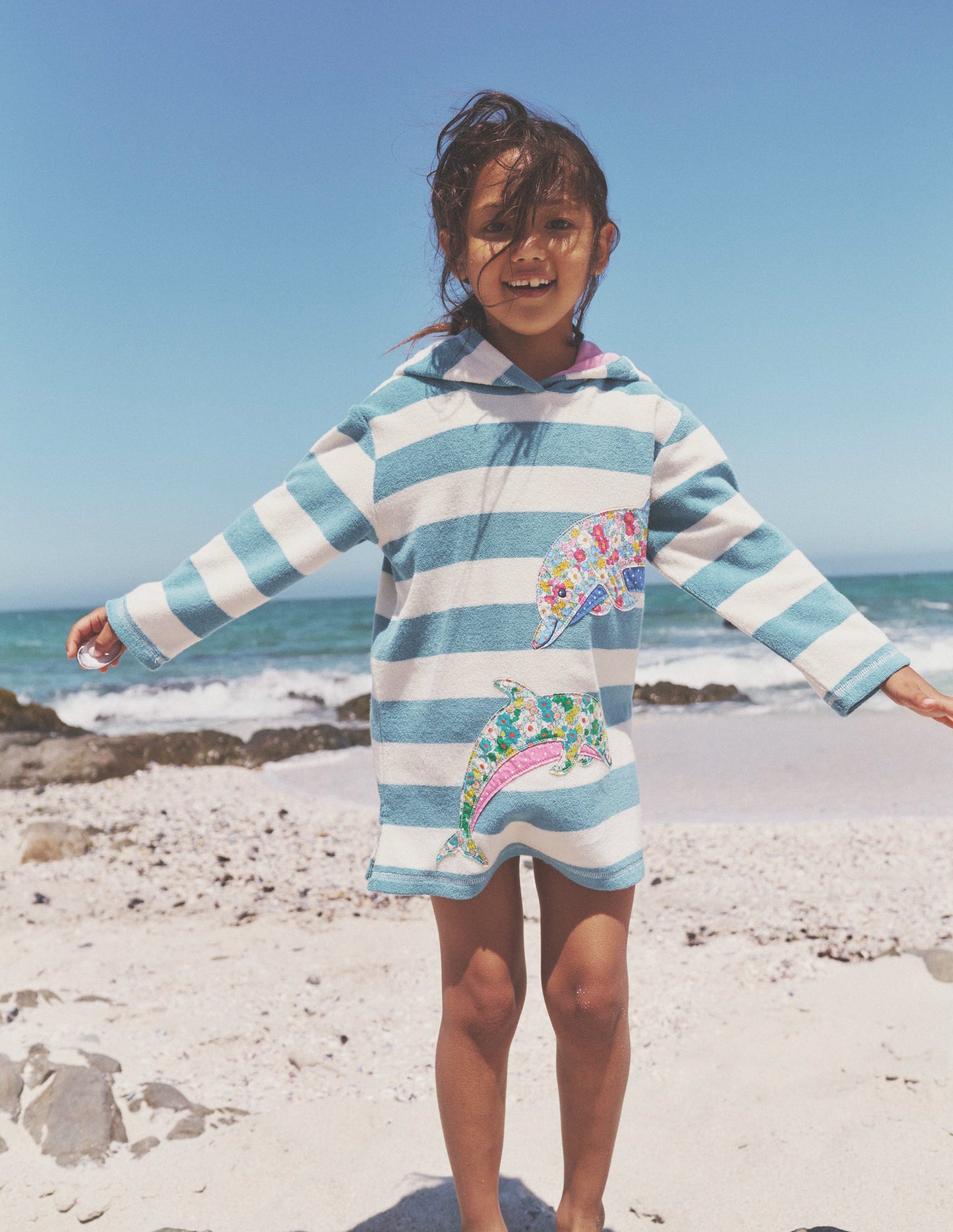 Appliqué Towelling Throw-On-Aqua Blue/ Ivory Dolphin