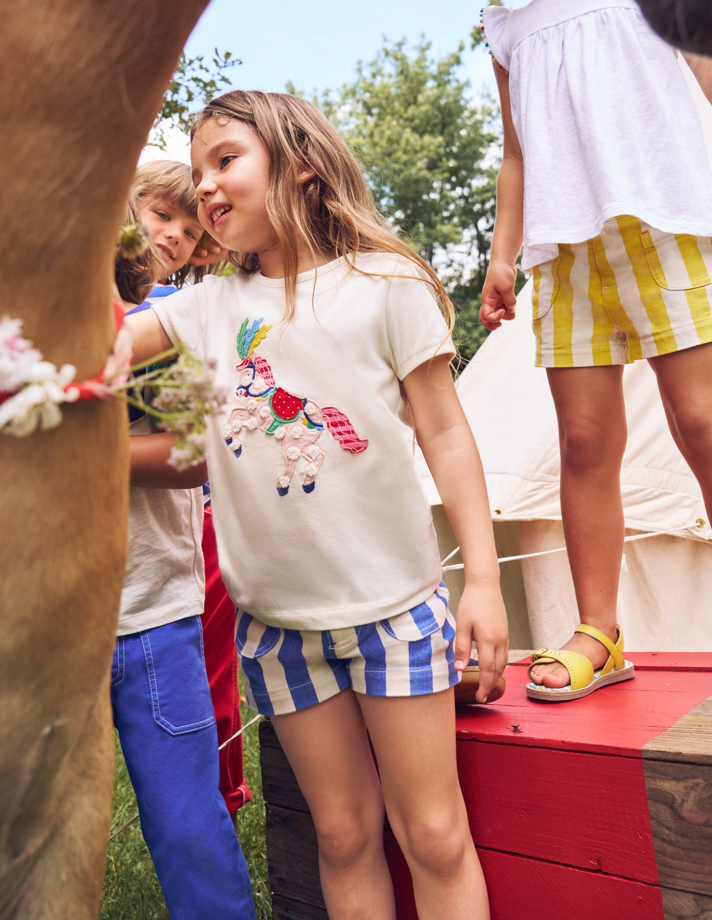 Puff Sleeve Applique Top-Soft Ivory Horse