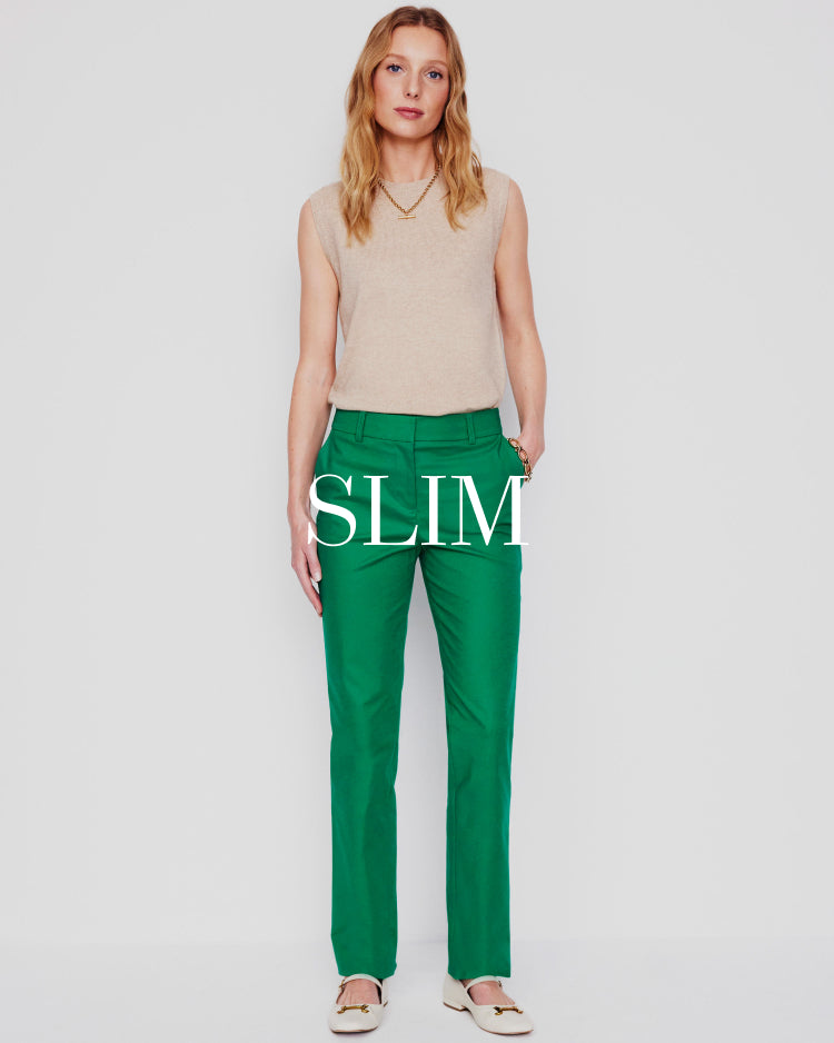 Women wearing green slim trousers 