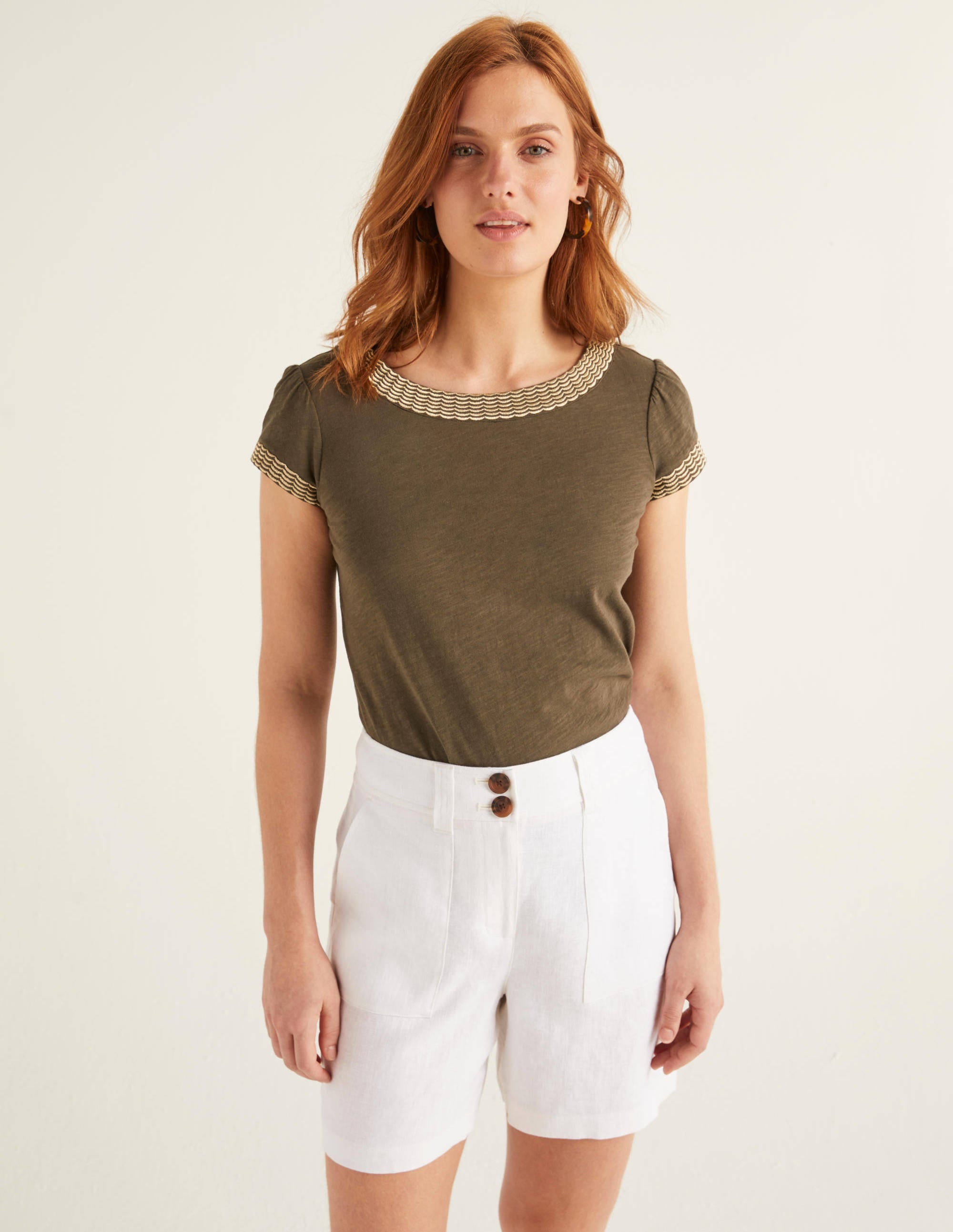 Filey Seamed Pocket Shorts-White - Image 2