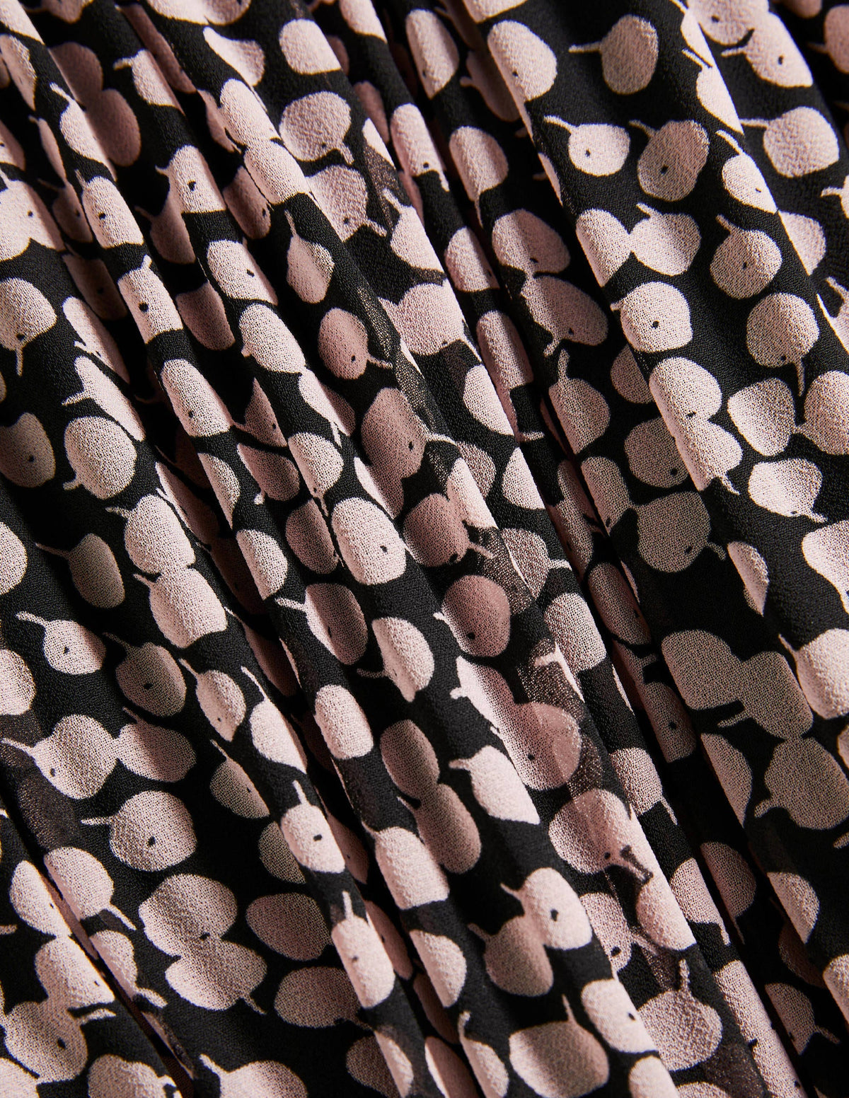 Nell Pleated Dress-Black and Milkshake, Blossom - Image 5