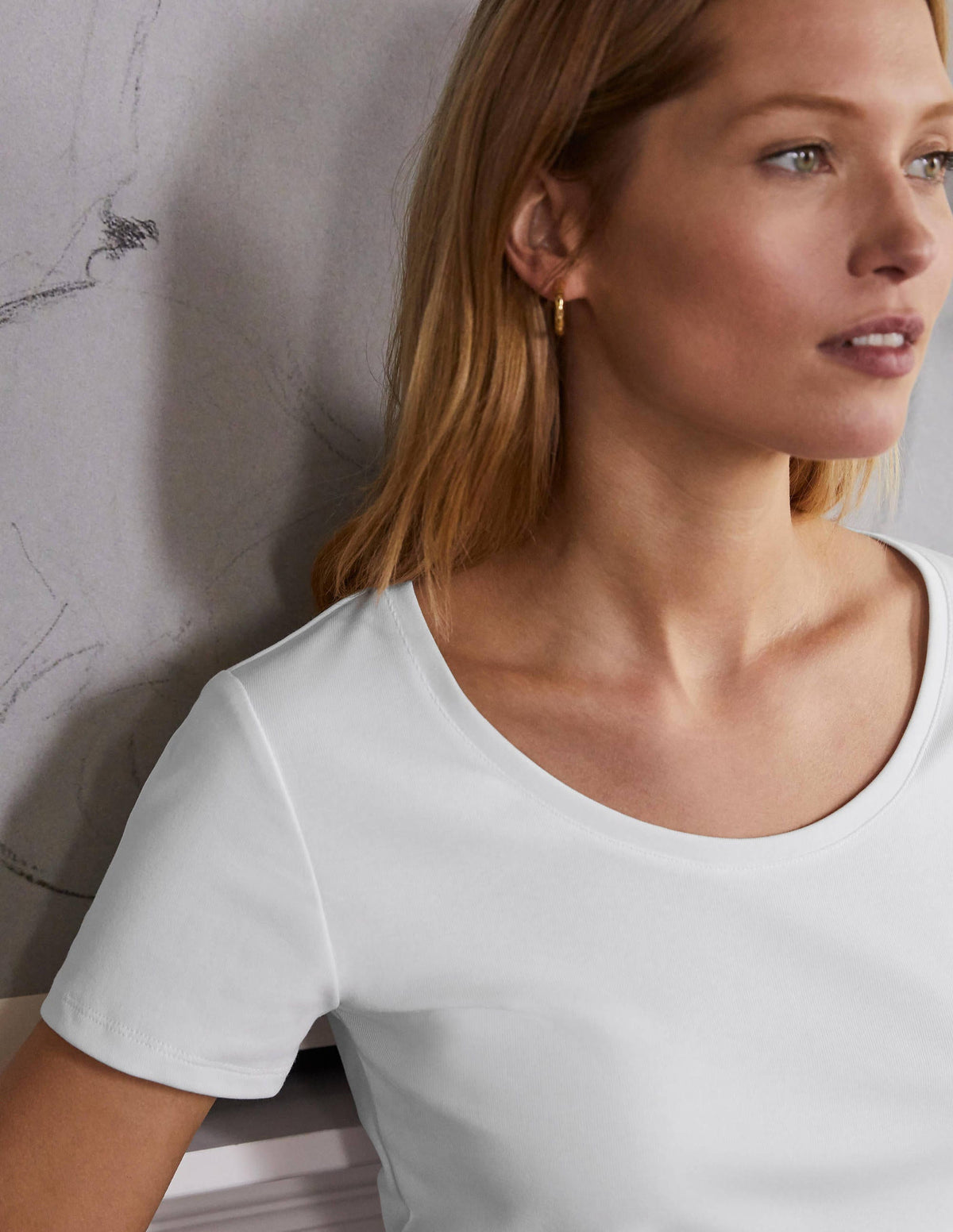Essential Short Sleeve Tee-White-4