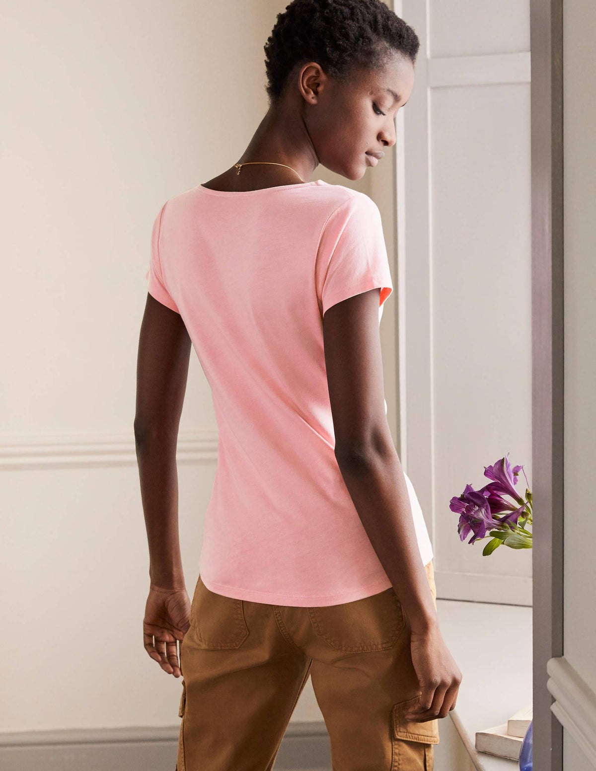 Supersoft Ruched V-neck Tee-Formica Pink - Image 3