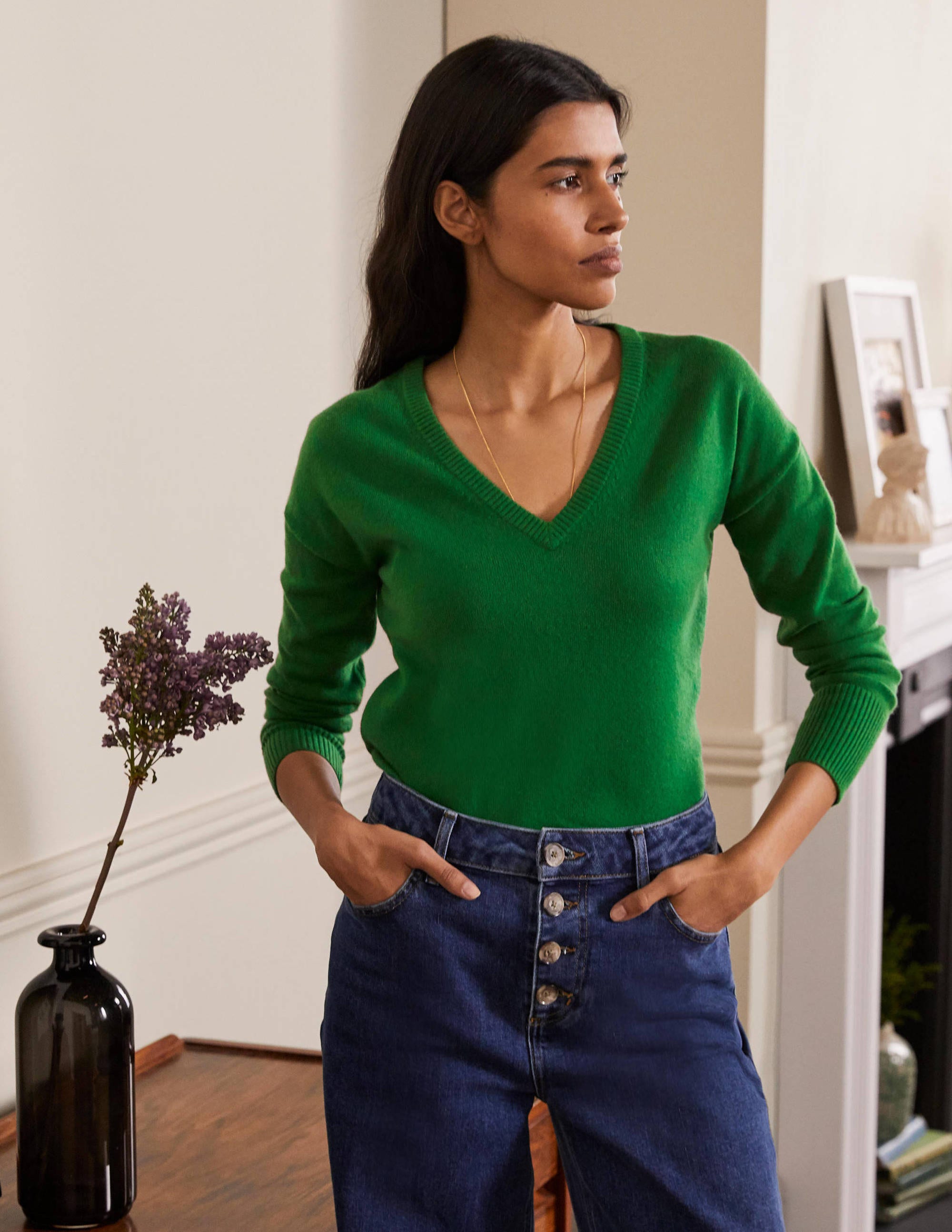 Cashmere V-neck Relax Jumper-Emerald Green - Image 1