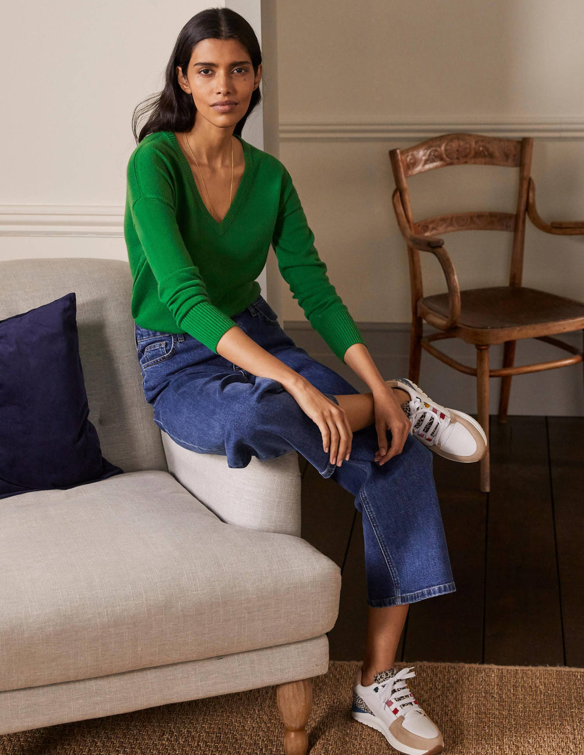 Cashmere V-neck Relax Jumper-Emerald Green - Image 4