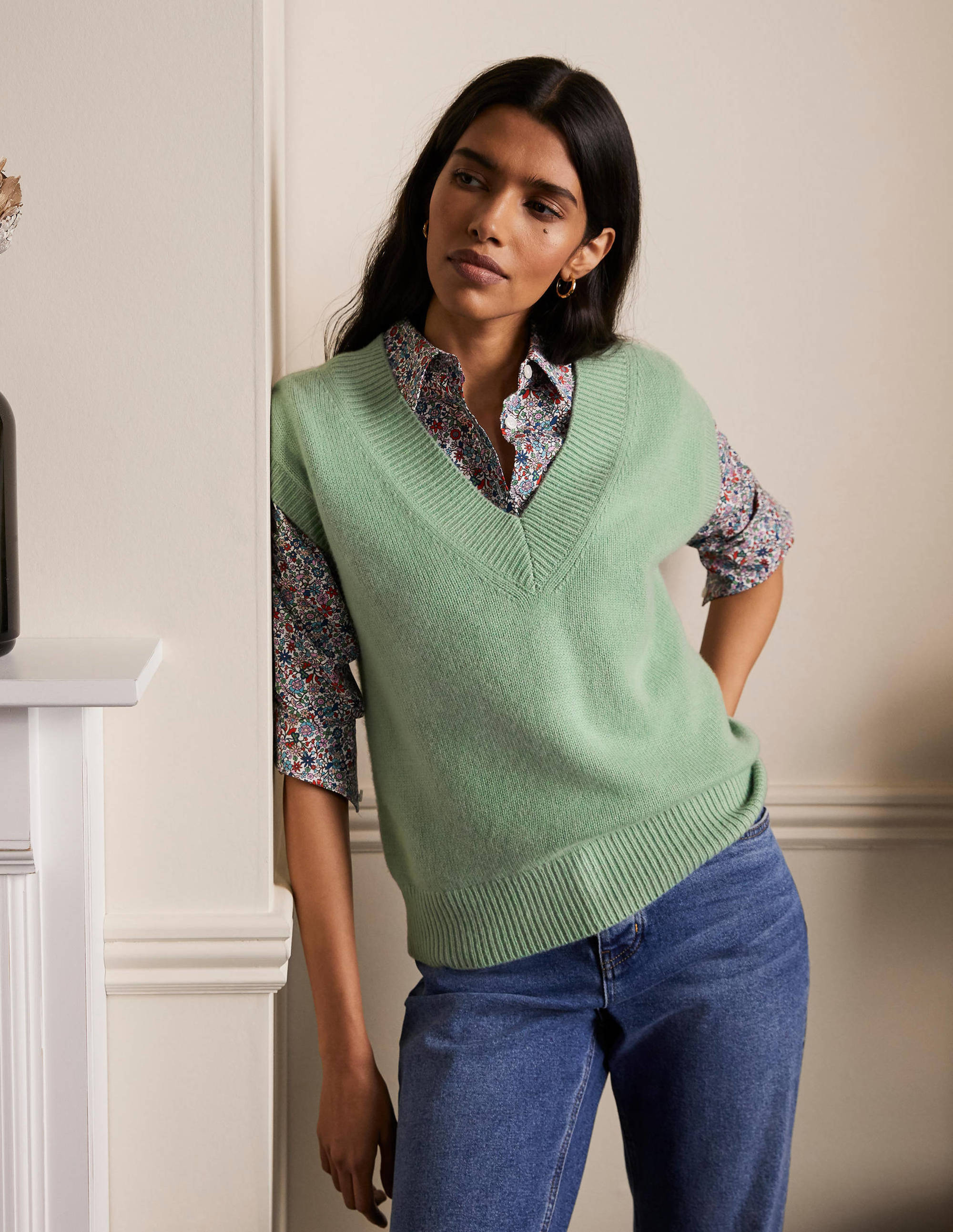 Cashmere Relaxed Sweater Vest-Peridot Green - Image 1