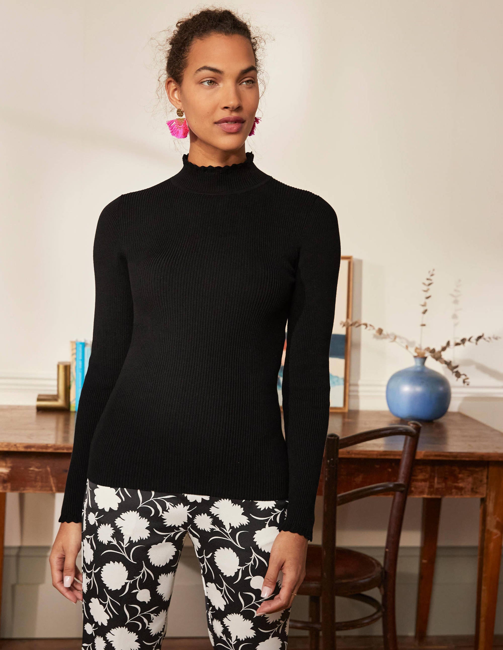 Scallop High Neck Sweater-Black - Image 4