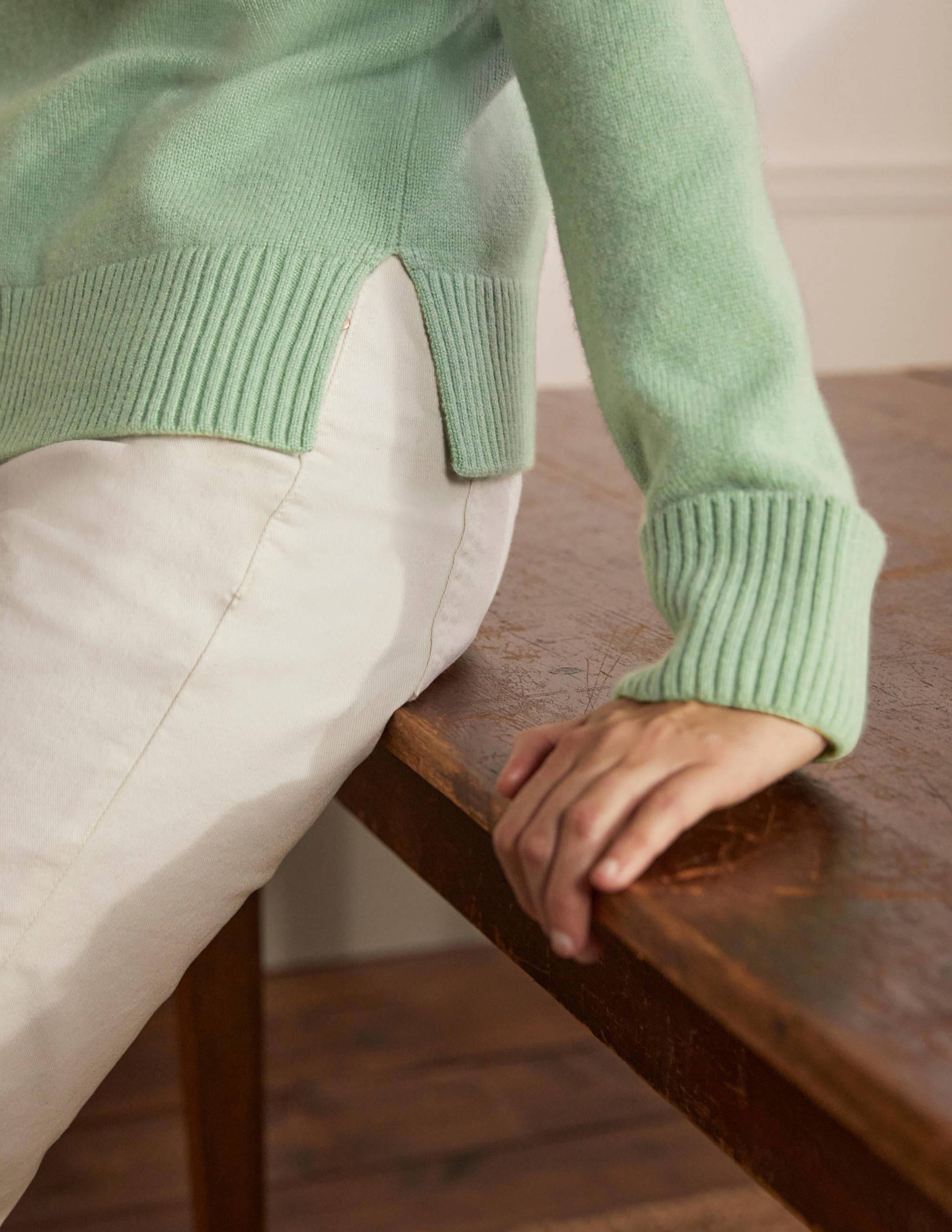 Cashmere Cuff Detail Sweater-Peridot Green - Image 2