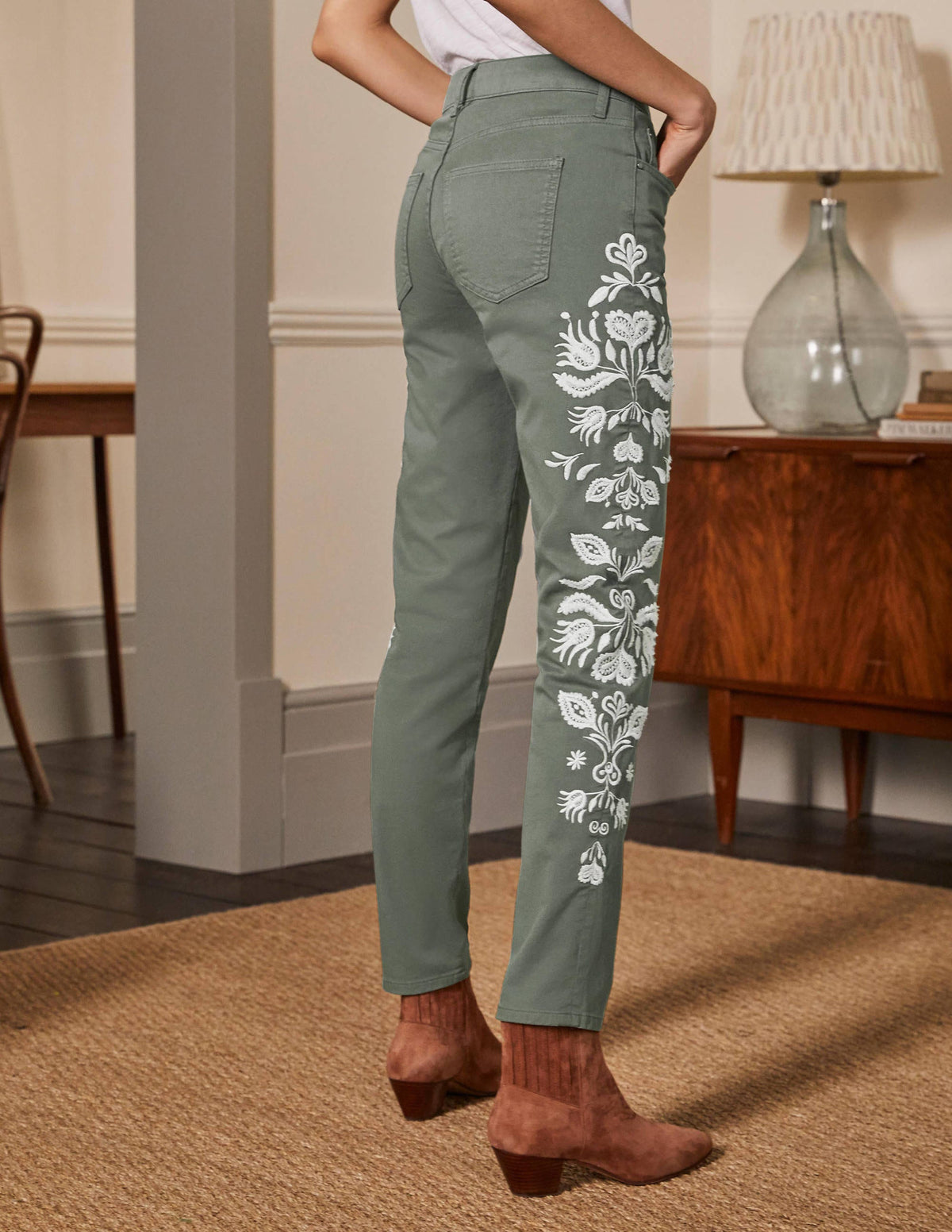 Girlfriend Jeans-Alder Embroidered - Image 3