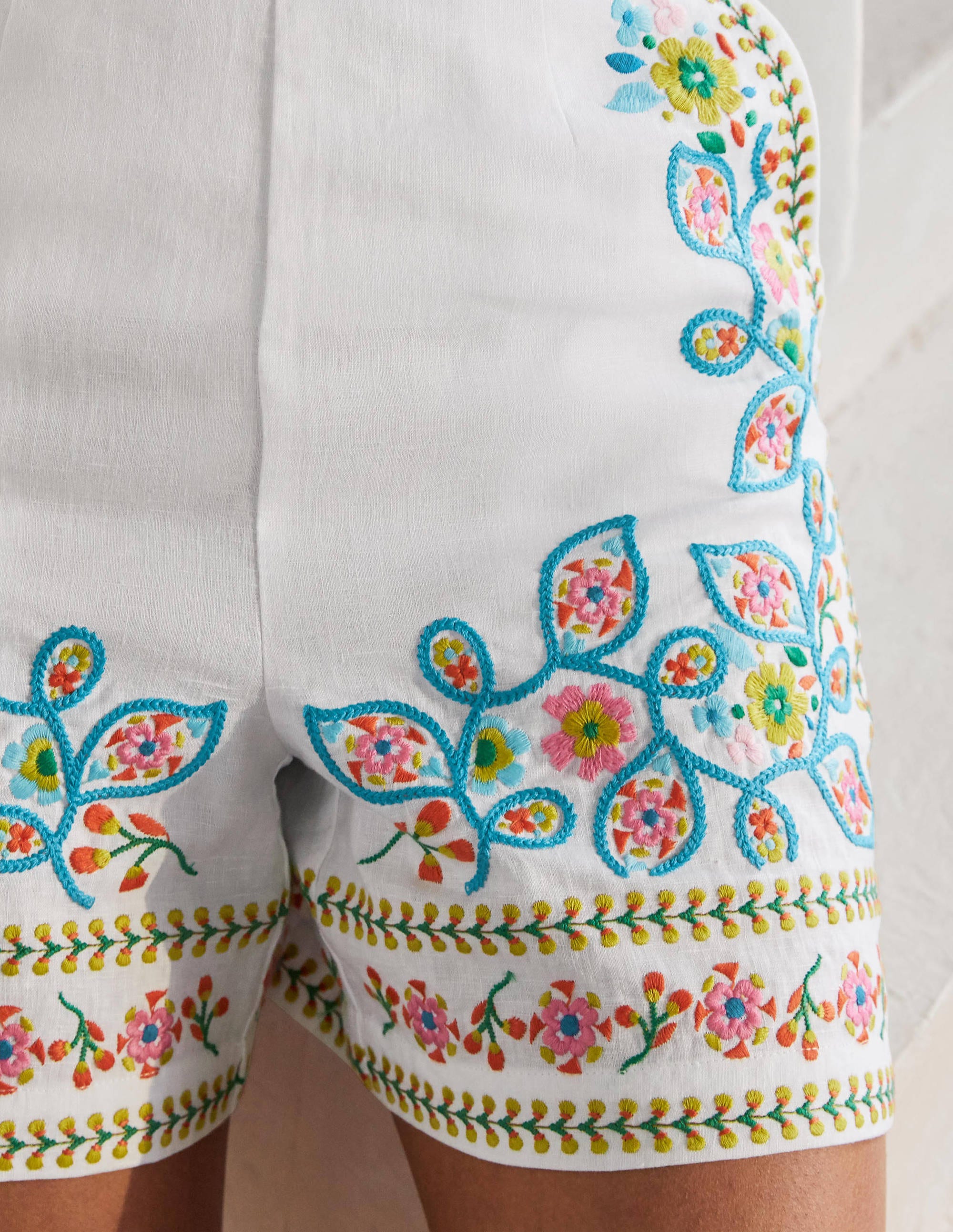 Georgina Linen Shorts-White, Embroidery - Image 3