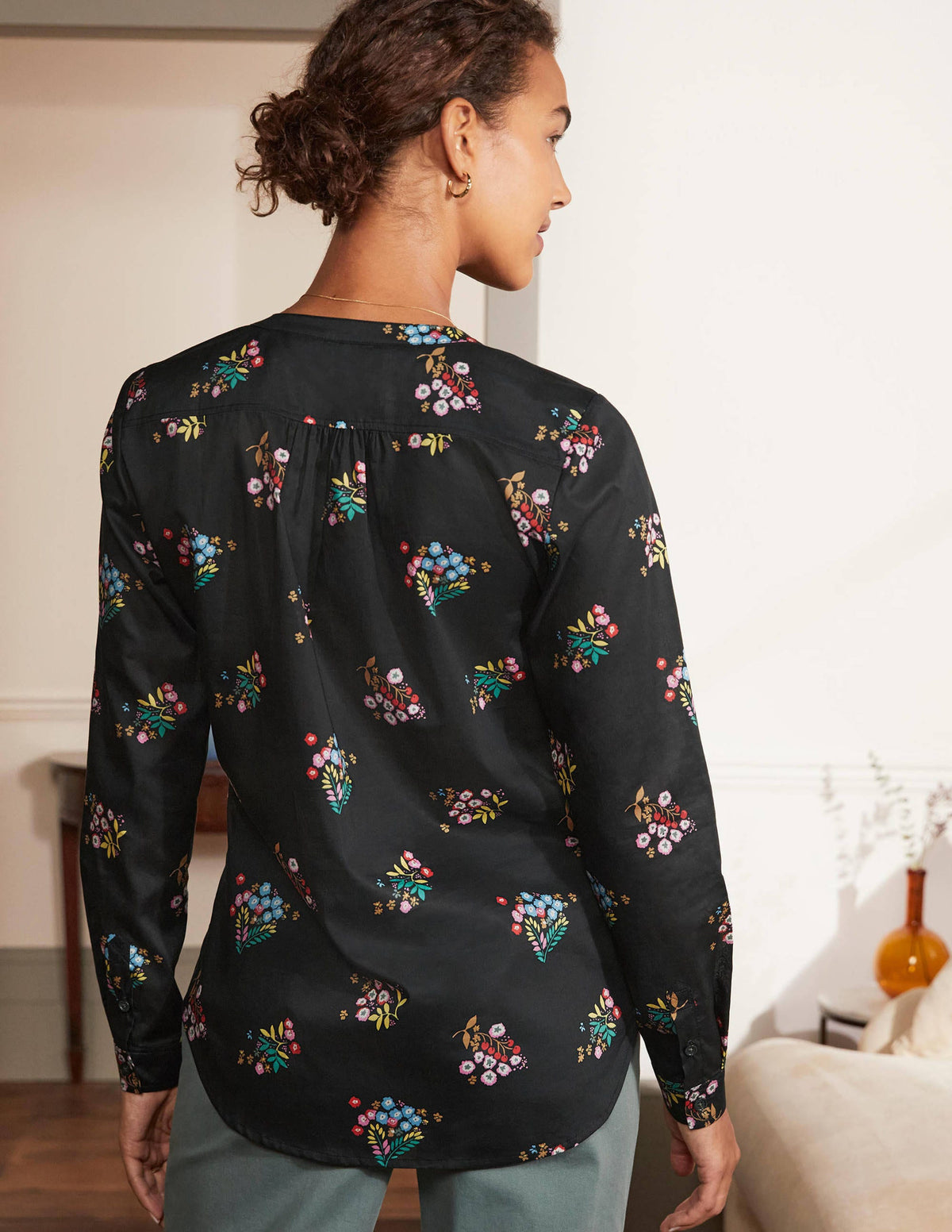 Relaxed Popover Cotton Shirt-Black, Delicate Spring-2