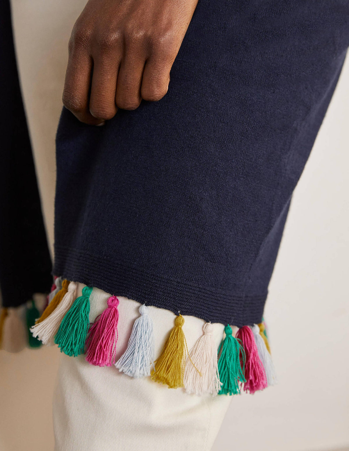 Elsdon Tassel Cardigan-Navy - Image 4