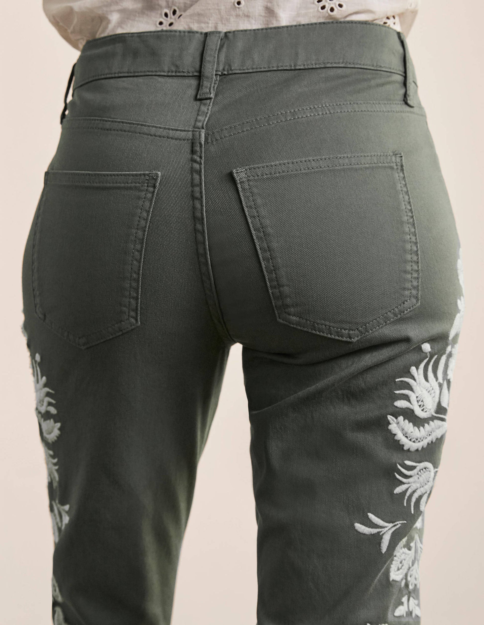 Girlfriend Jeans-Alder Embroidered-5