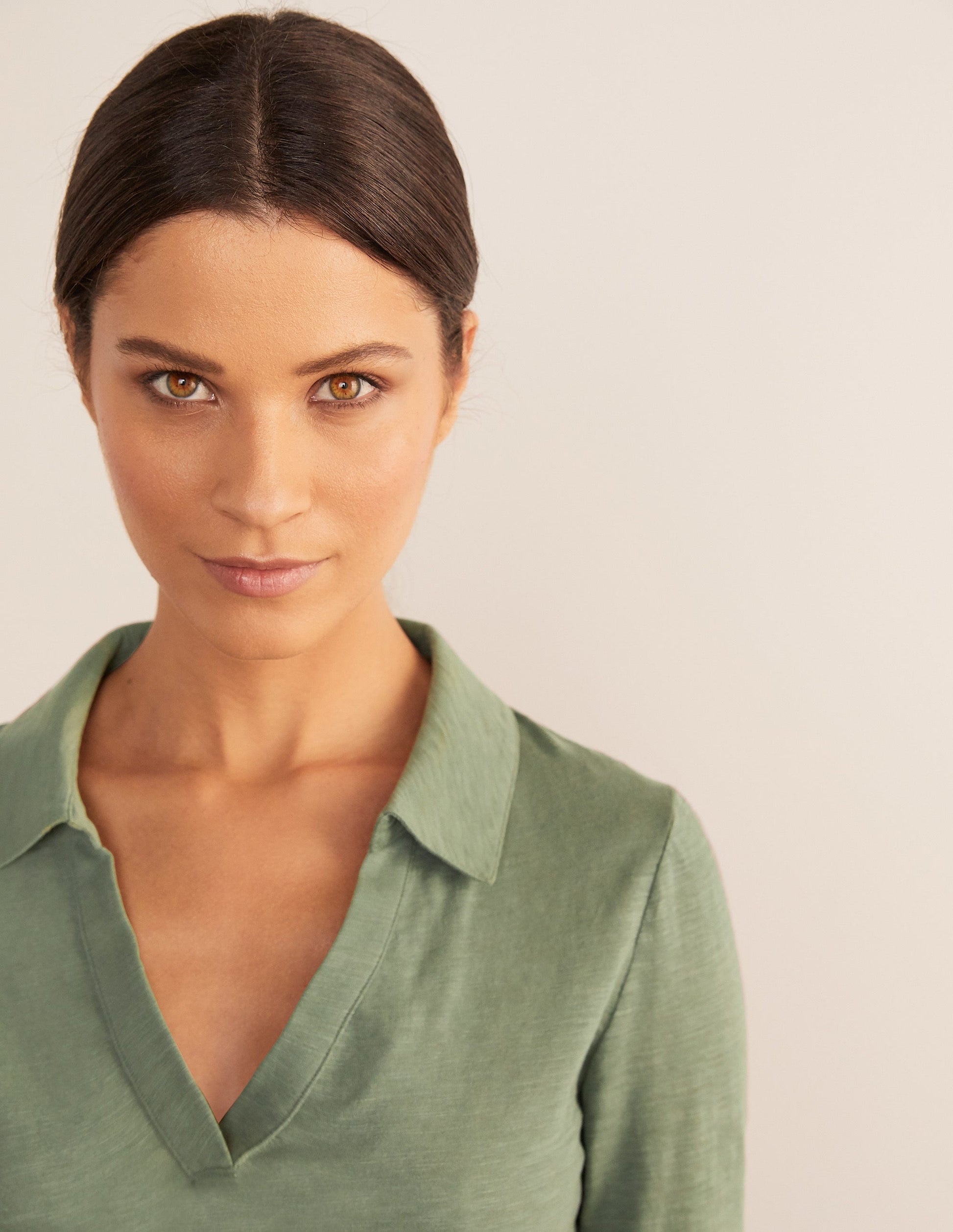 The Cotton Collar Notch Tee-Alder-4
