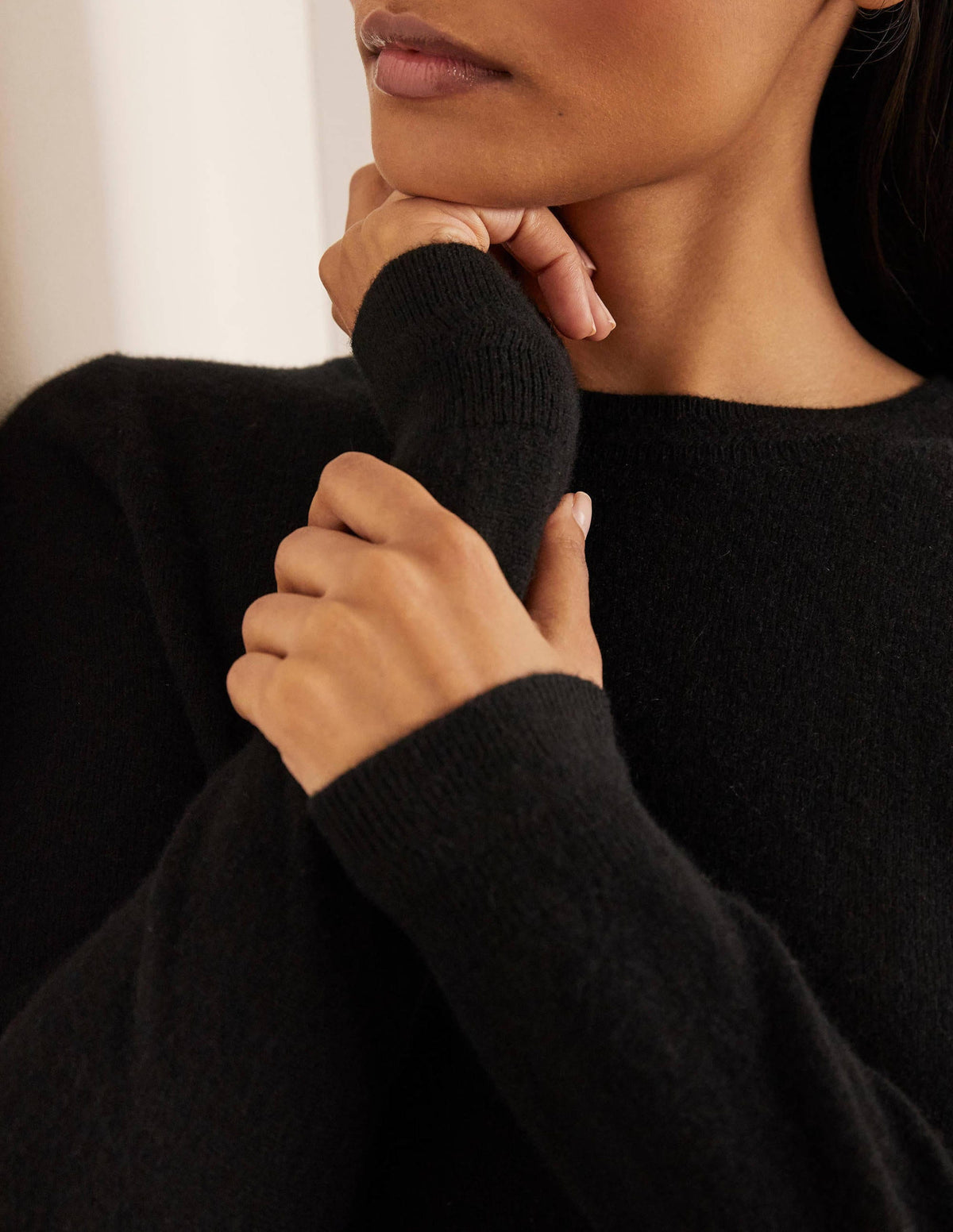 Cashmere Crew Neck Sweater-Black - Image 4