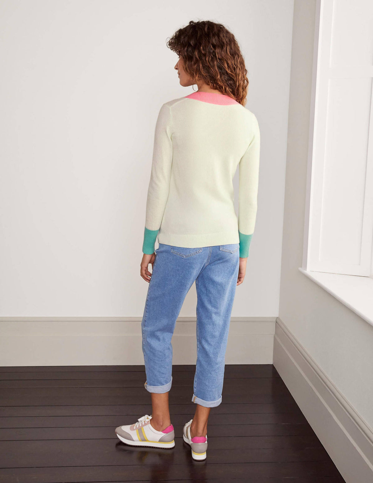 Oakley Cashmere V-Neck Sweater-Ivory Colourblock - Image 3