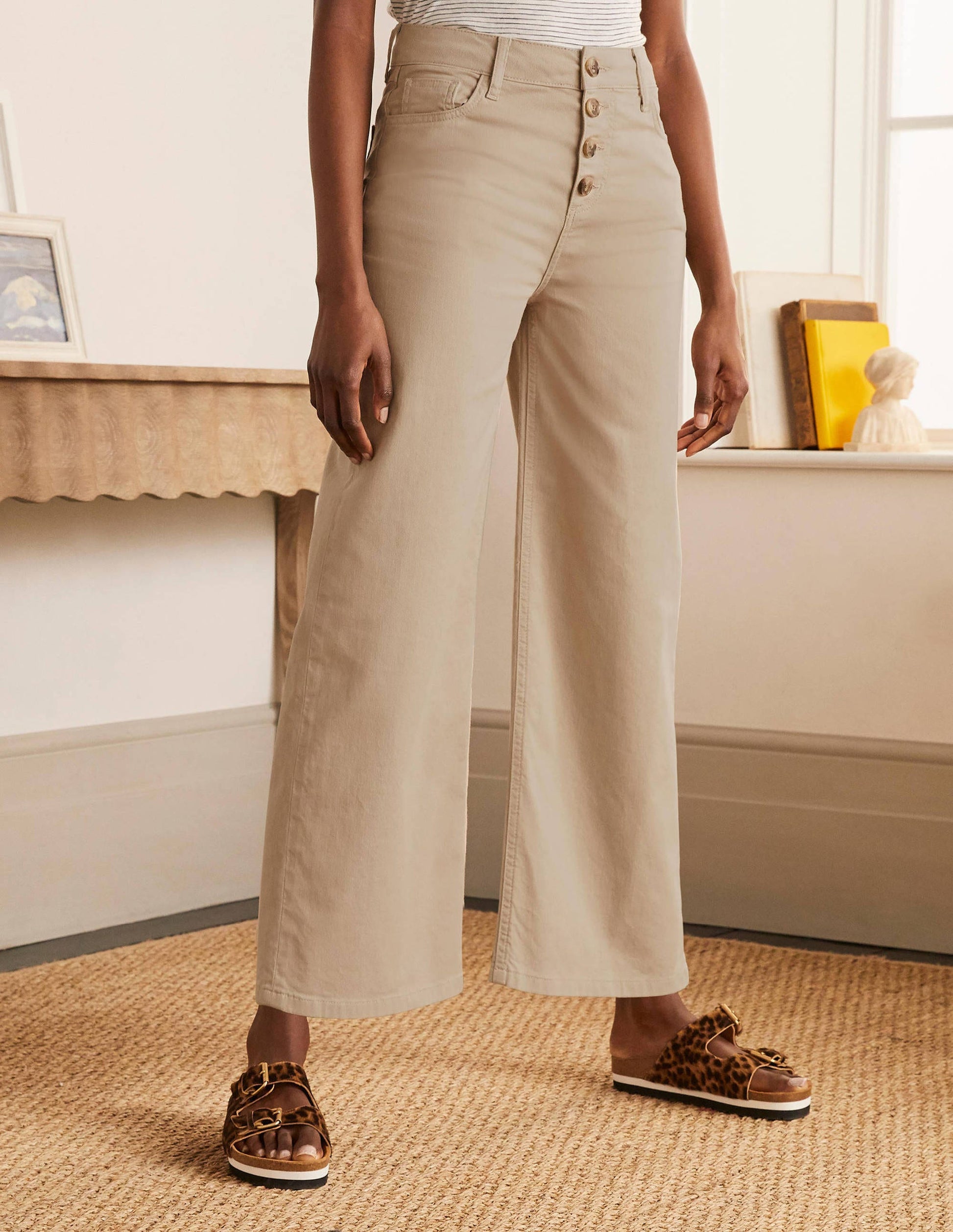 Horn Button Wide Leg Jeans-Linen-1