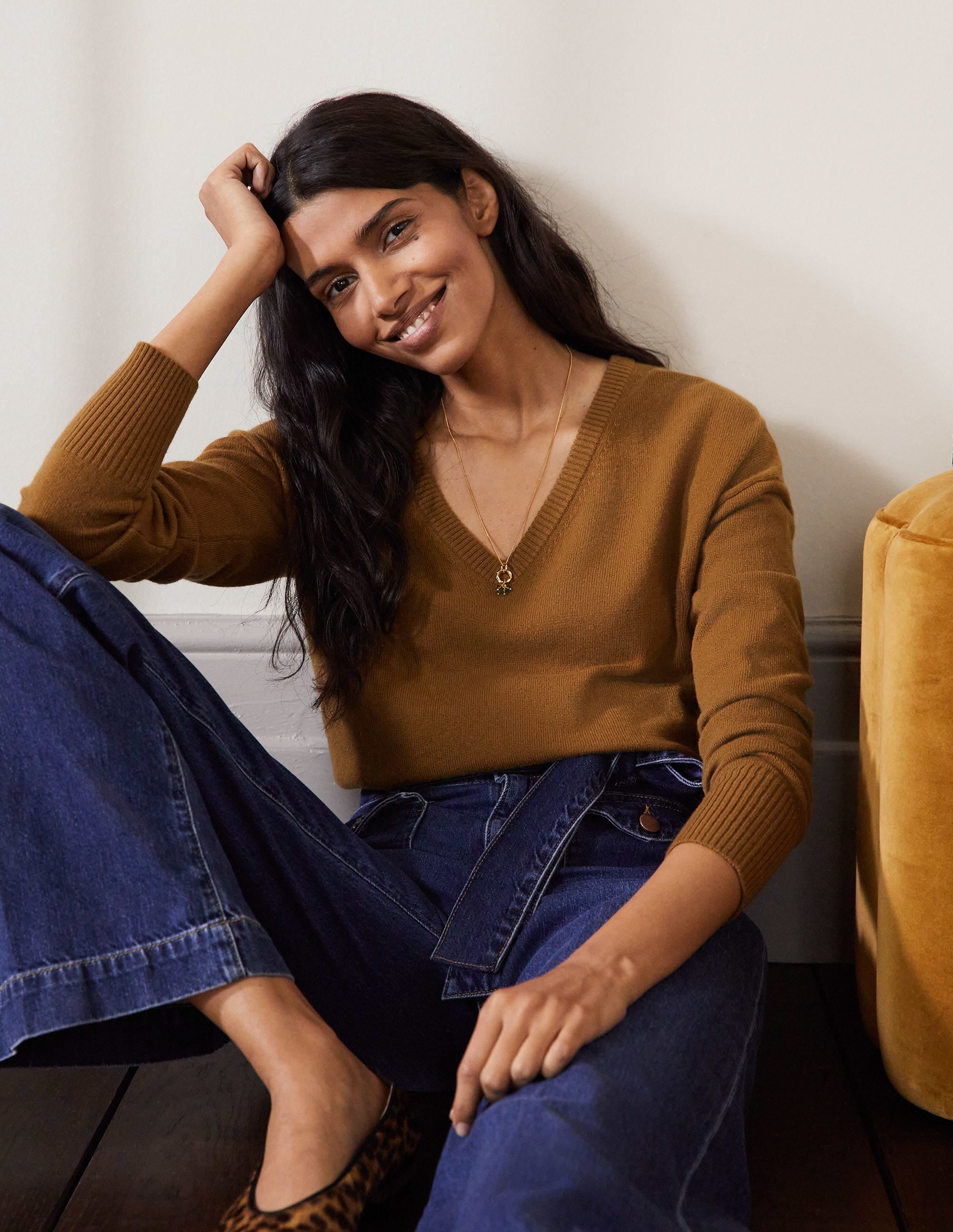 Cashmere V-neck Relax Jumper-Moss Brown - Image 1