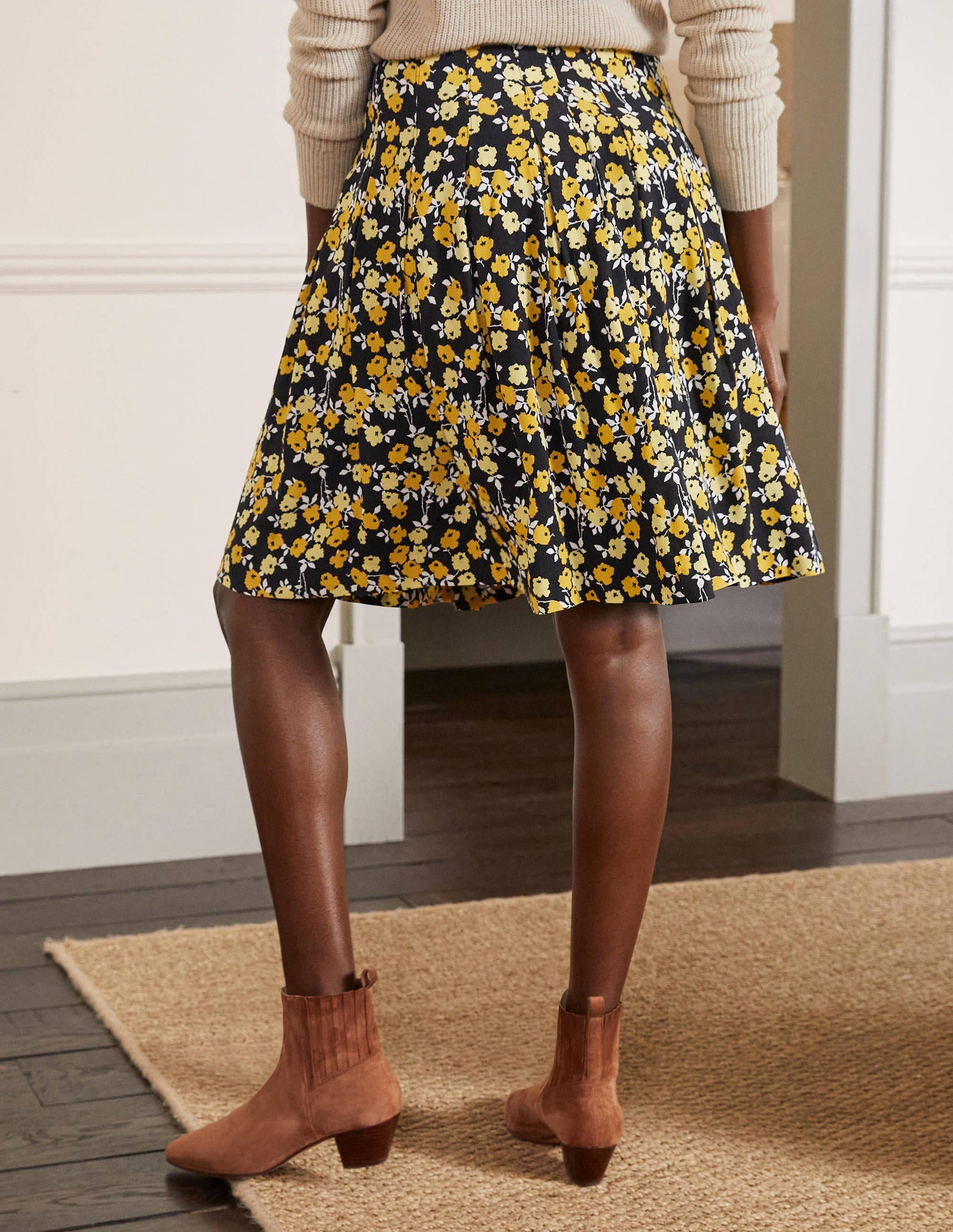 Victoria Pleated Skirt-Black, Abstract Sprig-2