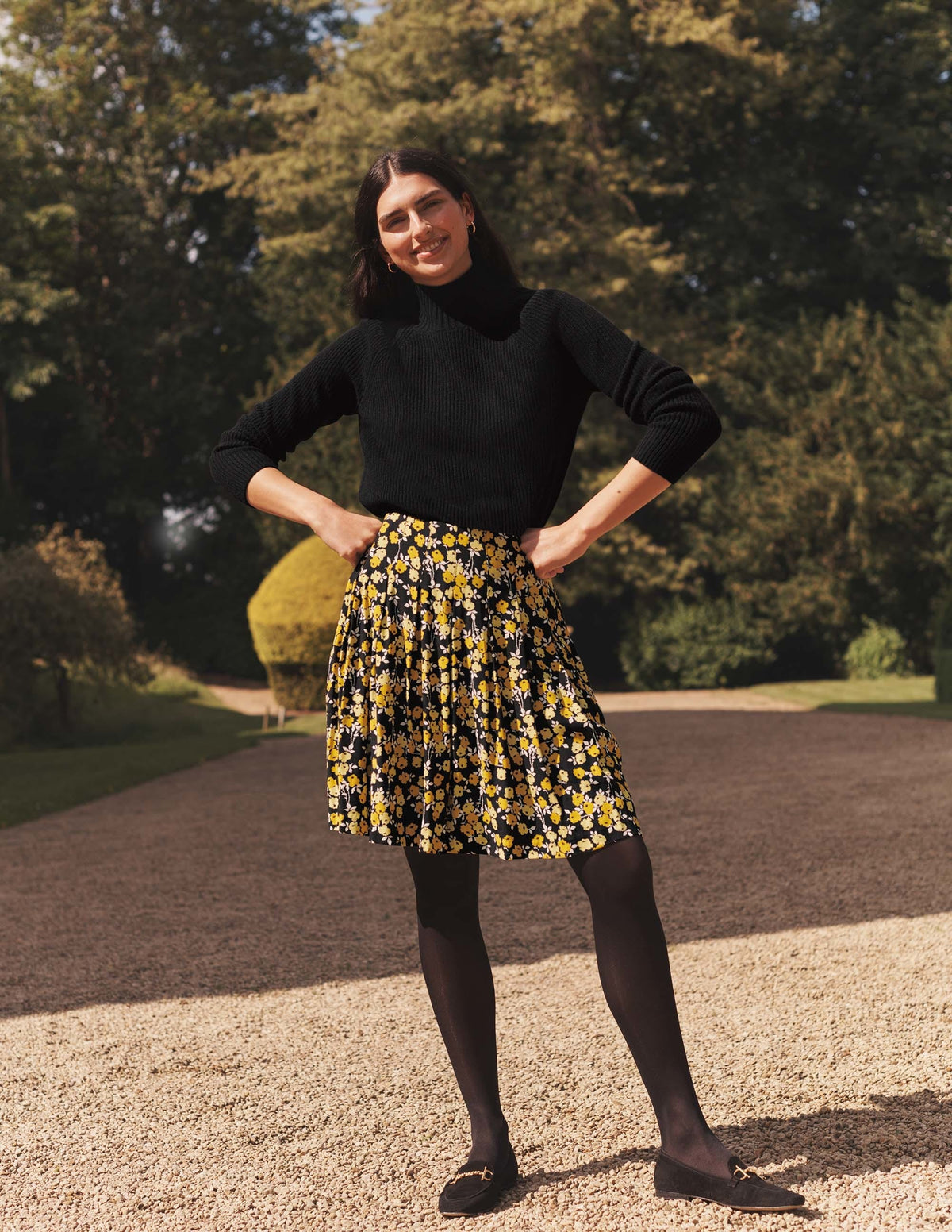 Victoria Pleated Skirt-Black, Abstract Sprig-4