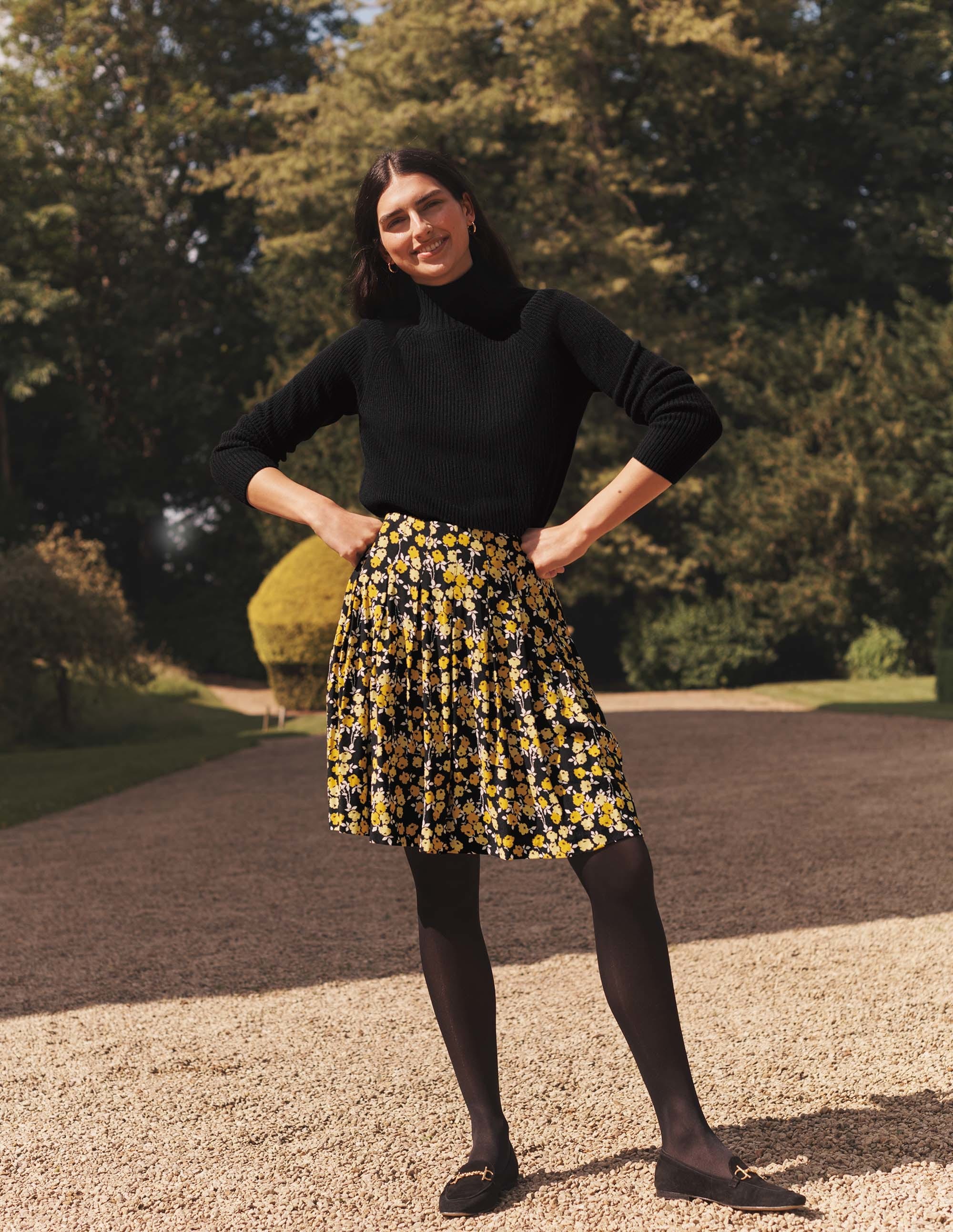 Victoria Pleated Skirt-Black, Abstract Sprig - Image 4