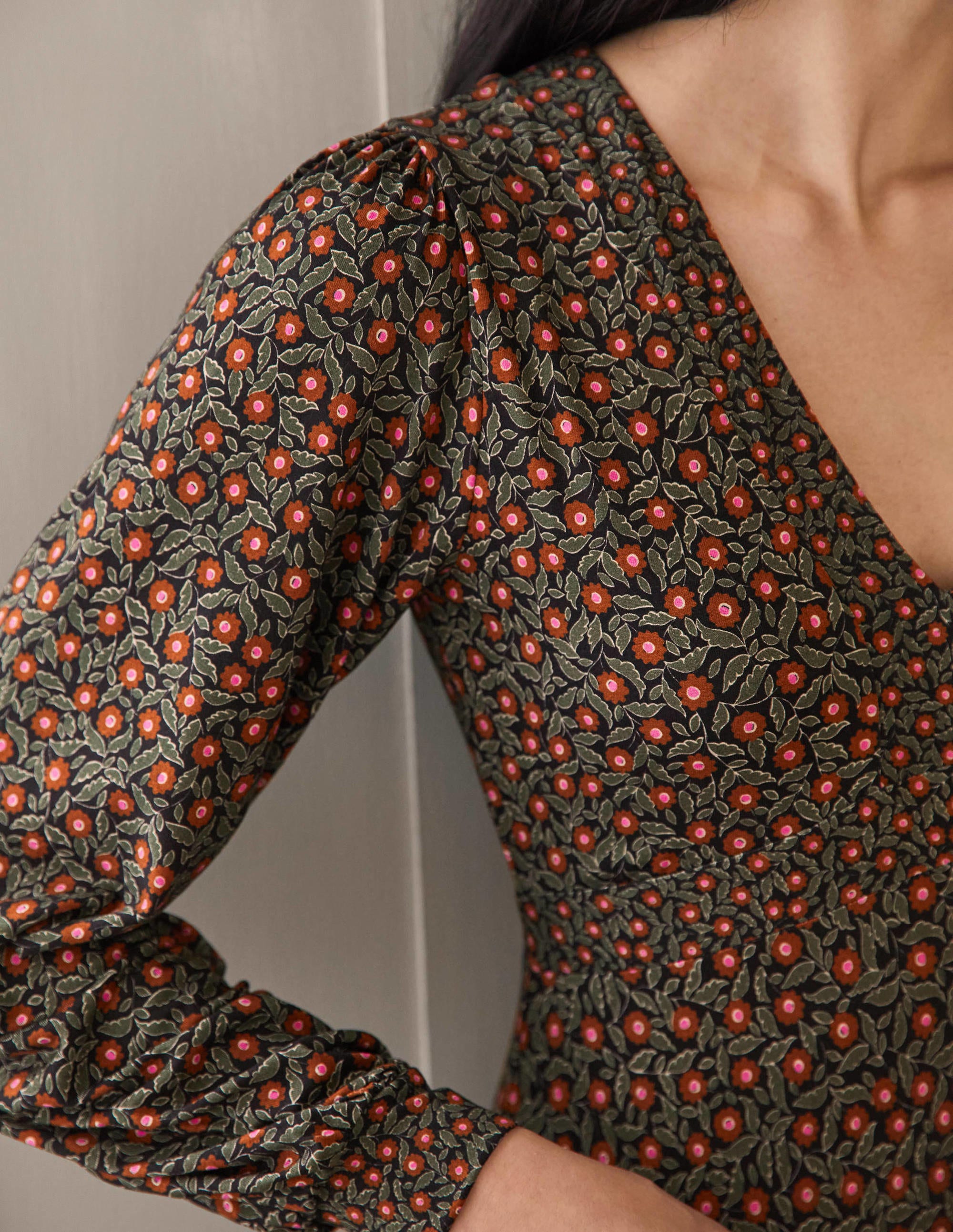 Empire Jersey Tea Dress-Marsh, Rambling Ditsy - Image 2
