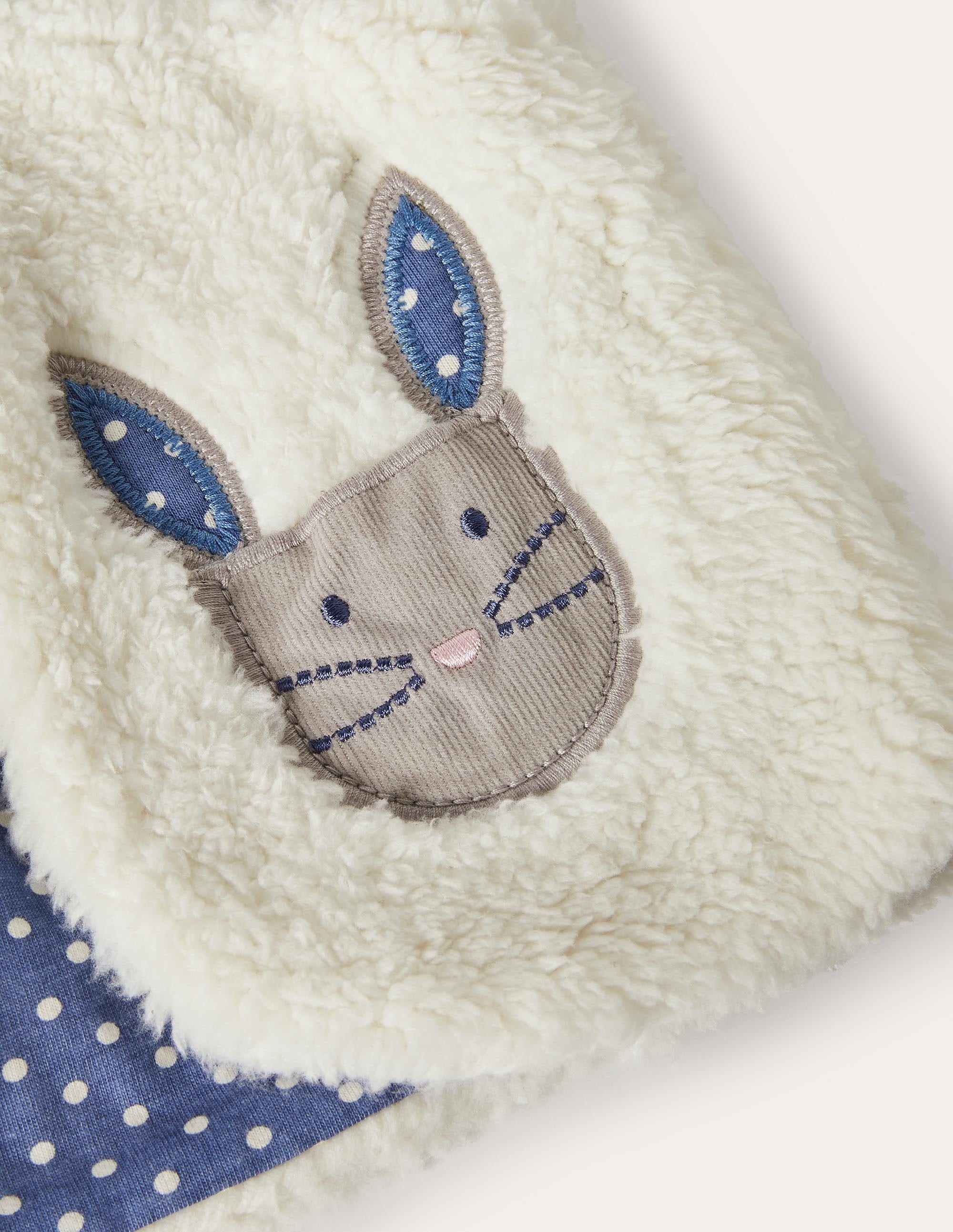 Cosy Appliqué Pocket Vest-Ivory - Image 3