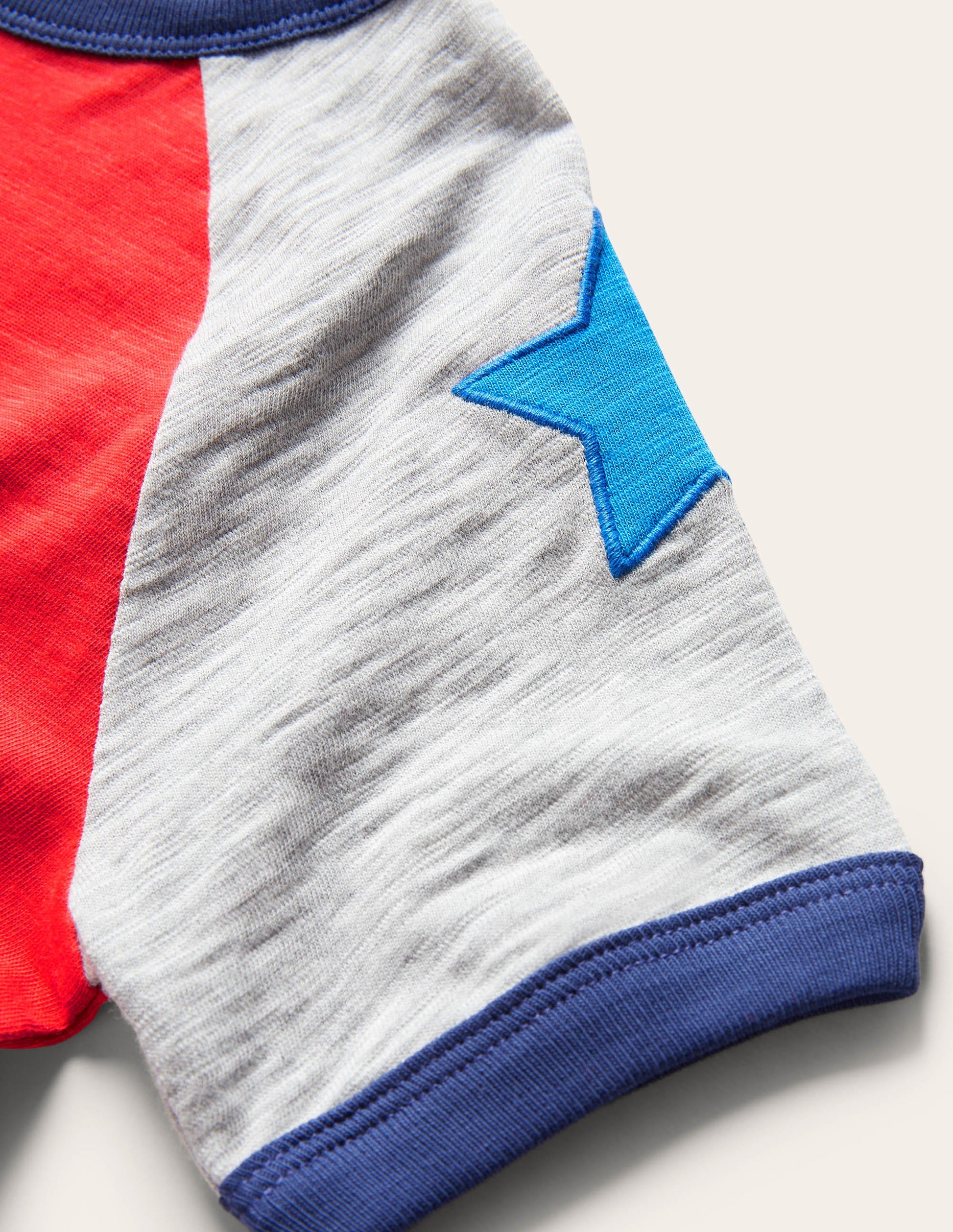 Colourblock Raglan T-shirt-Fire Red Stars-3