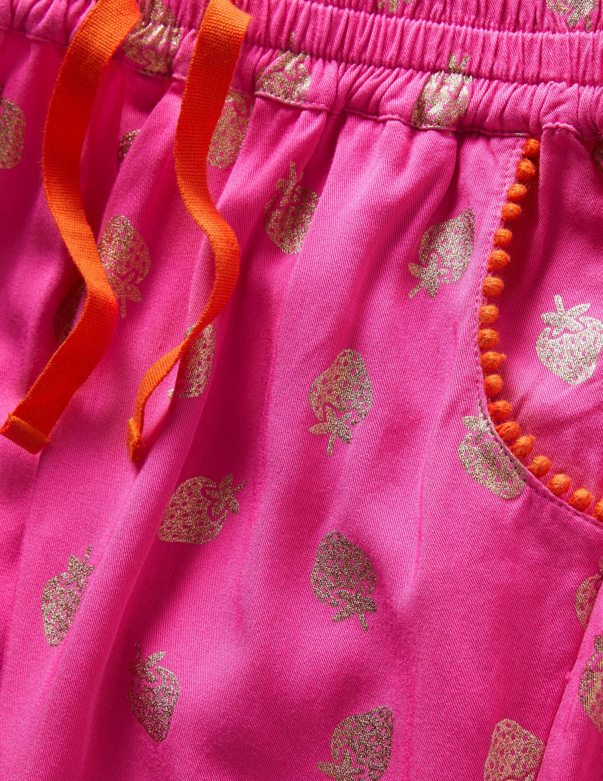 Relaxed Woven Printed Pants-Pop Pansy Pink Foil Strawberry - Image 3