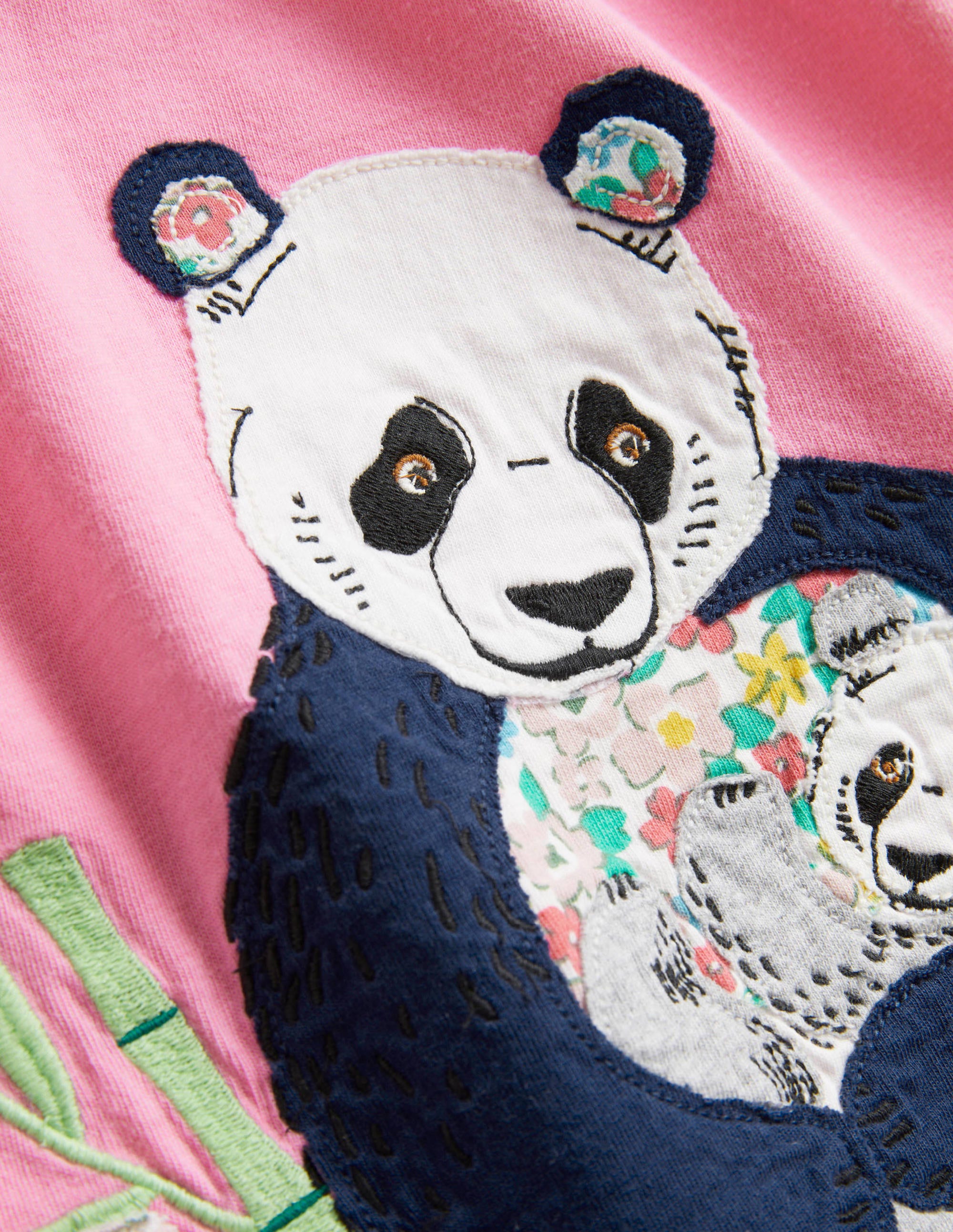 Short-sleeved Appliqué T-shirt-Bright Petal Pink Pandas - Image 3