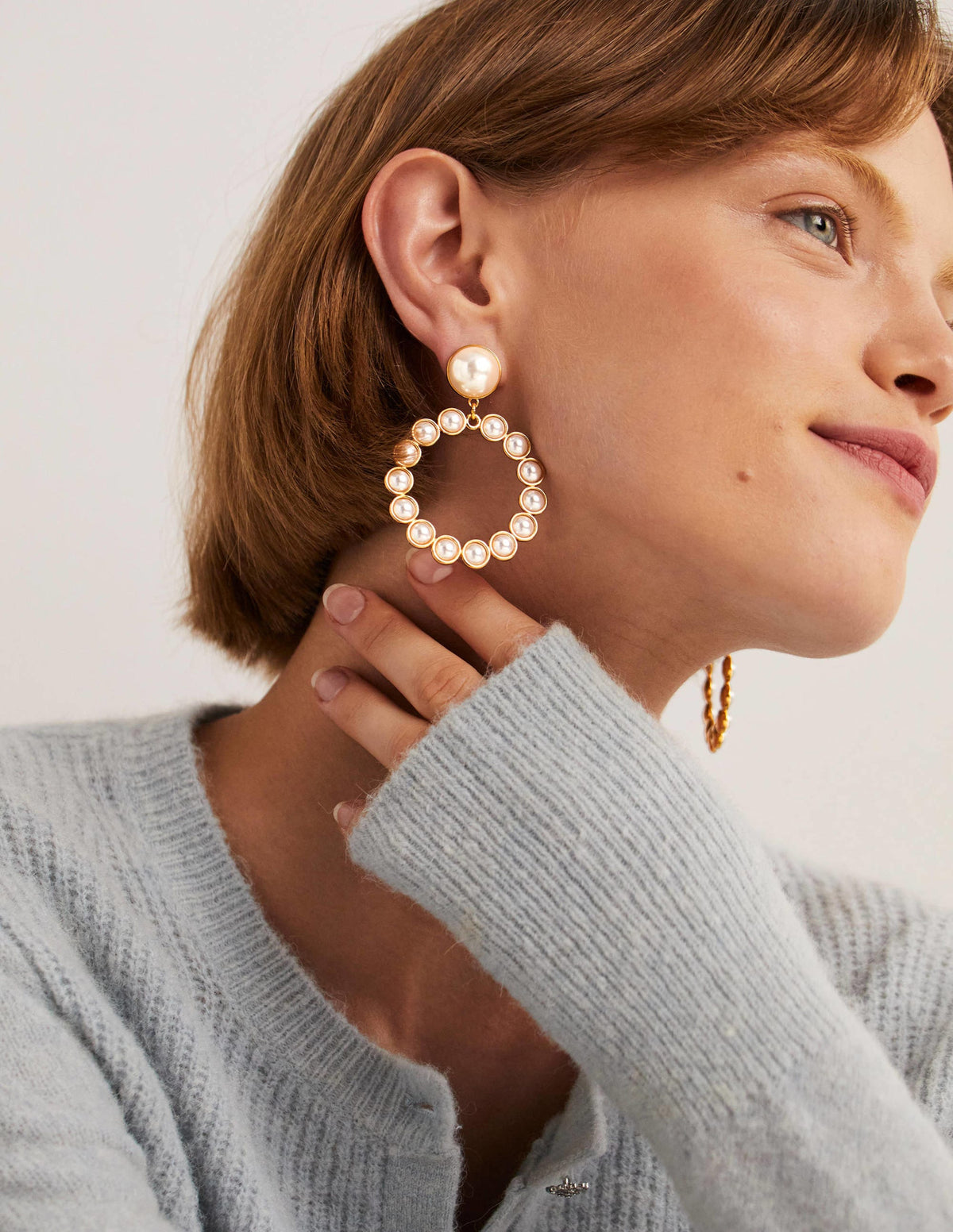Front Facing Hoop Earrings-Pearl-1