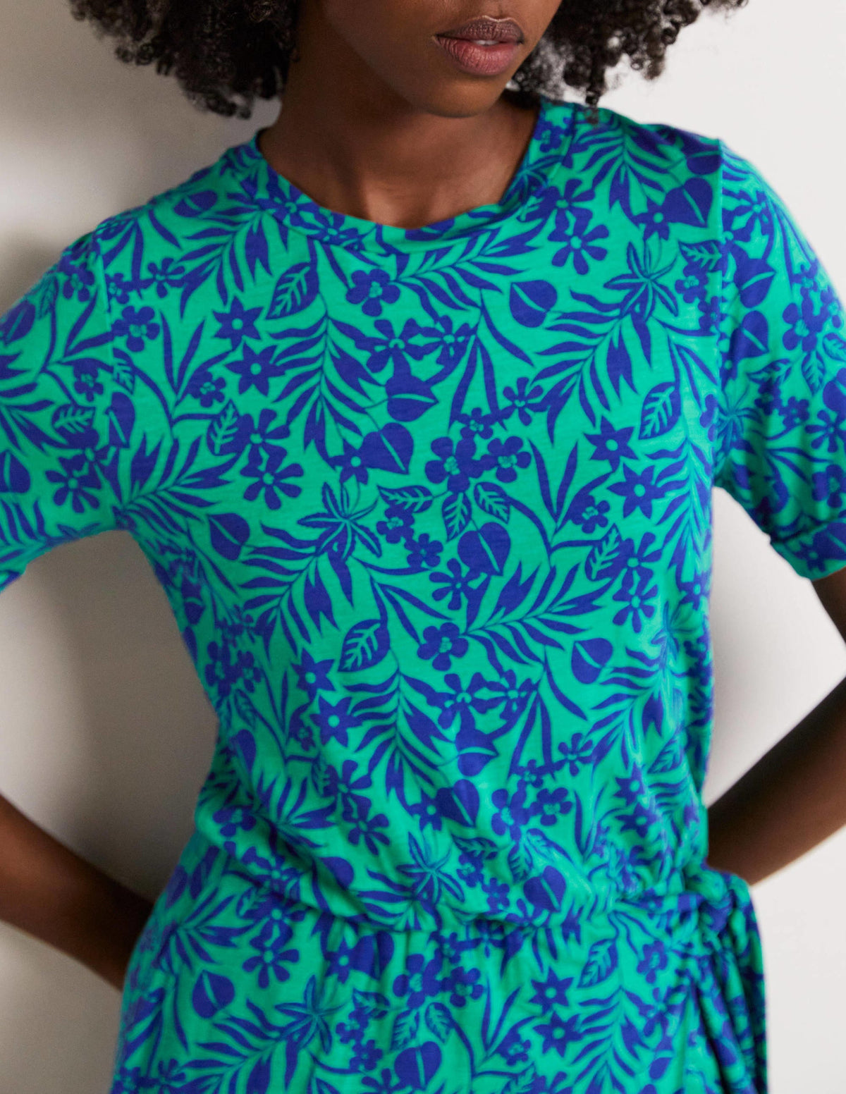 Amanda Jersey Midi Dress-Emerald, Tropic Foliage - Image 10