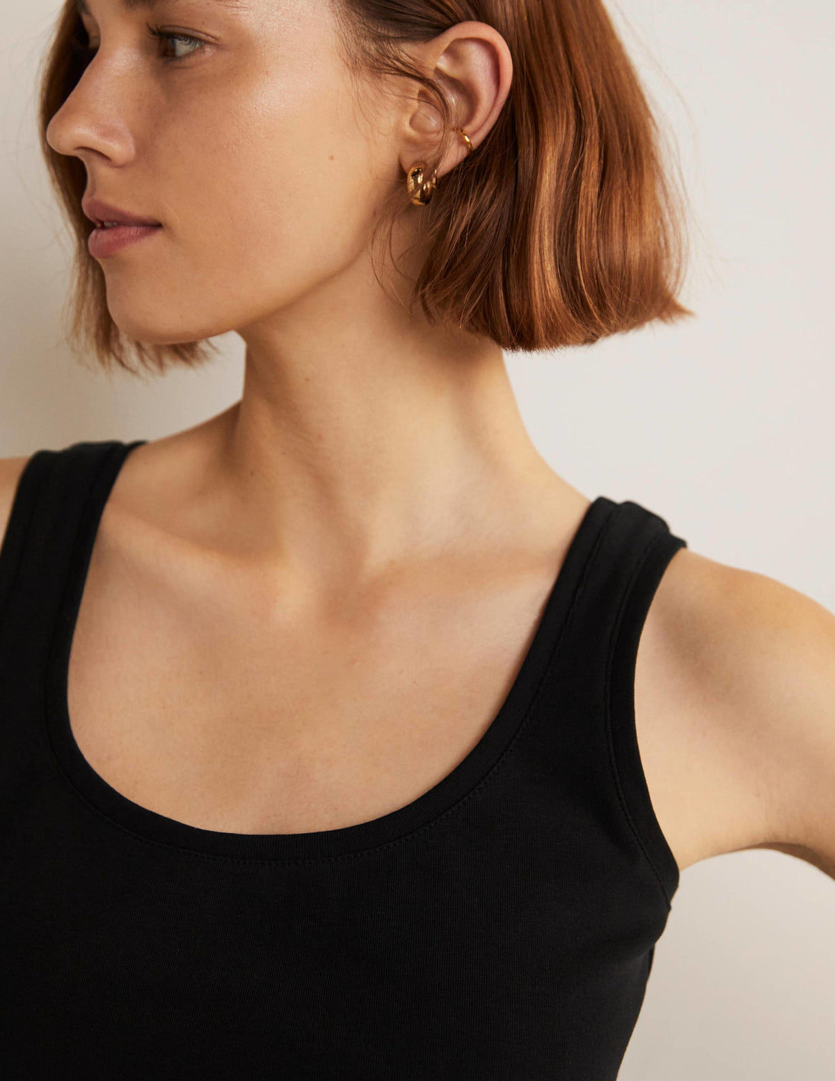 Essential Tank Top-Black - Image 7