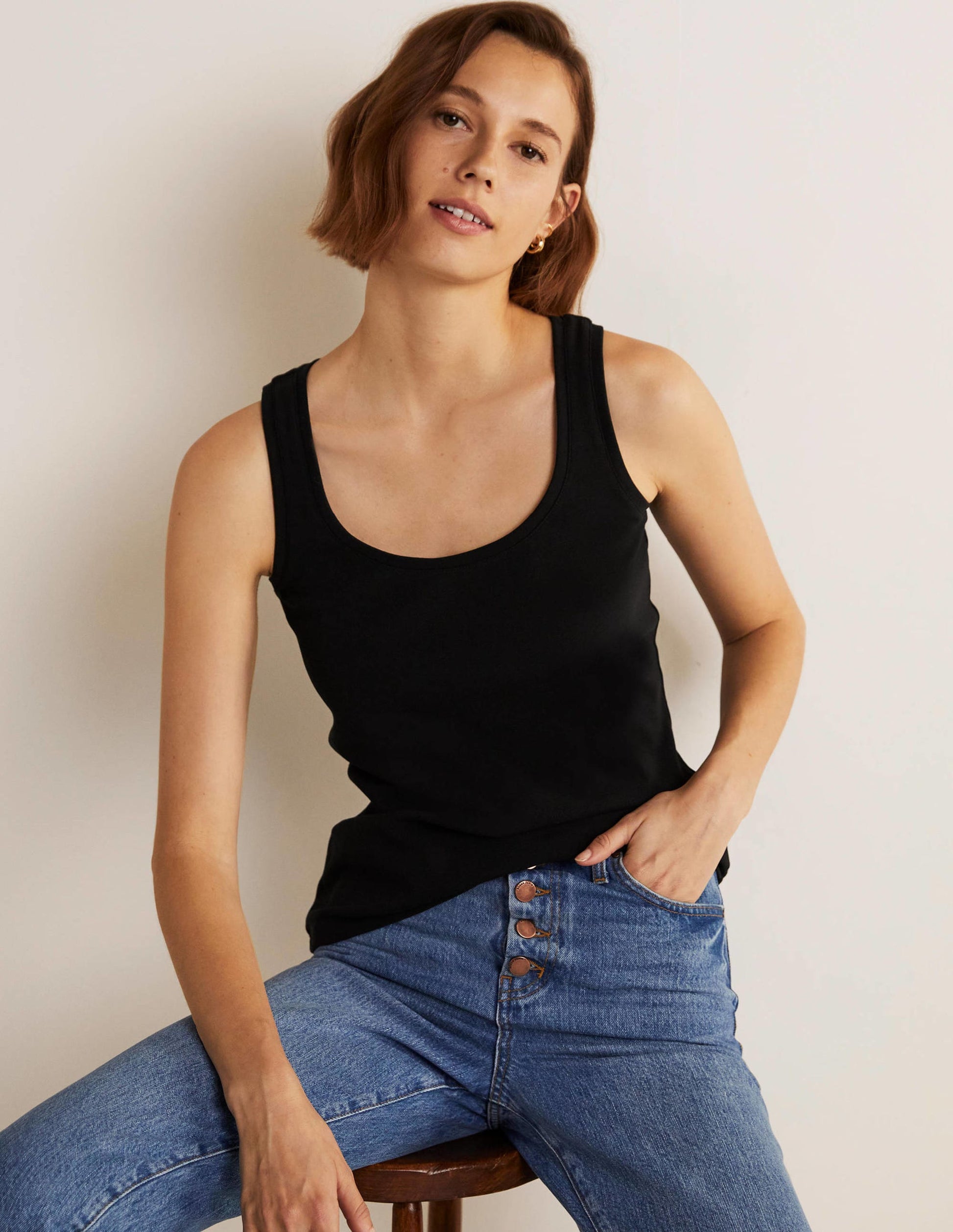 Essential Tank Top-Black-9