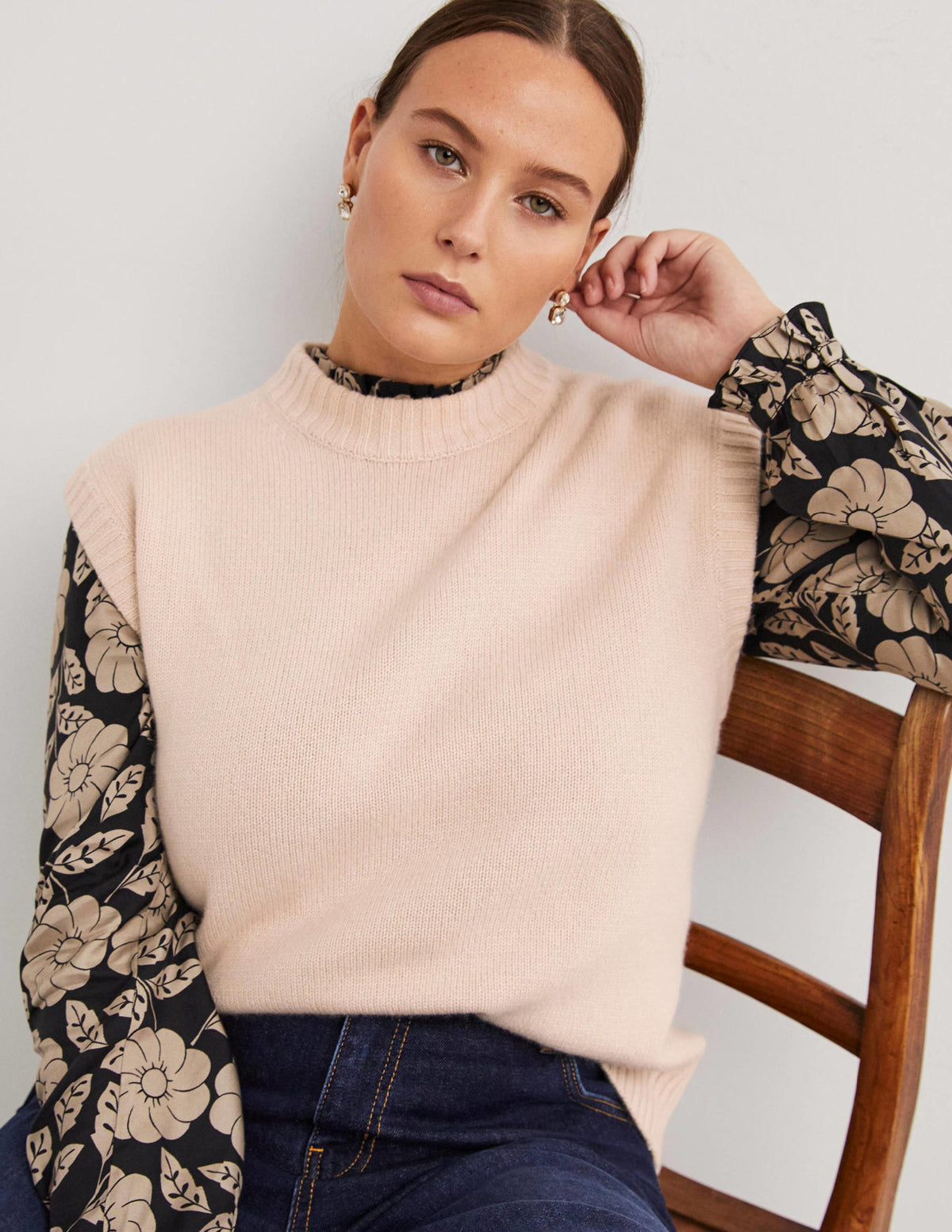 Chunky Cashmere Crew Neck Vest-Rope - Image 4