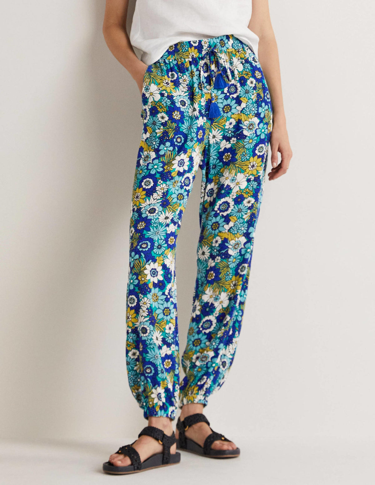 Crinkle Tapered Pants-Emerald, Bloom Garden - Image 4