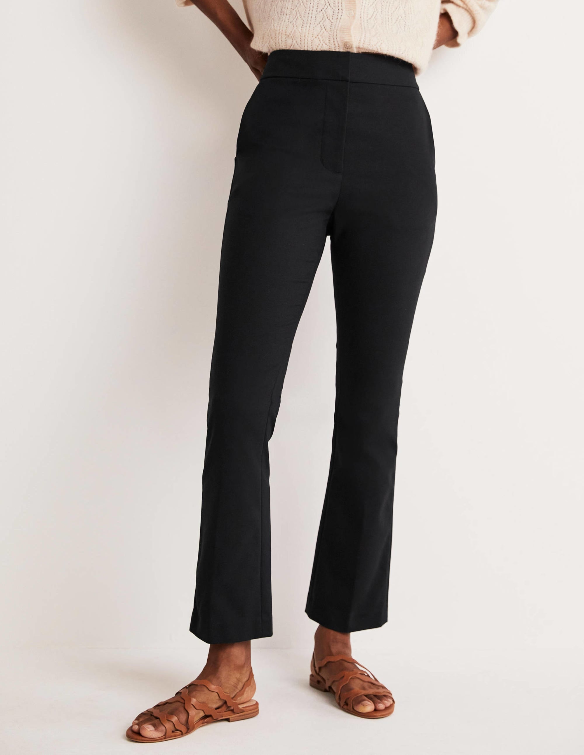 Cropped Flare Pants-Black - Image 9