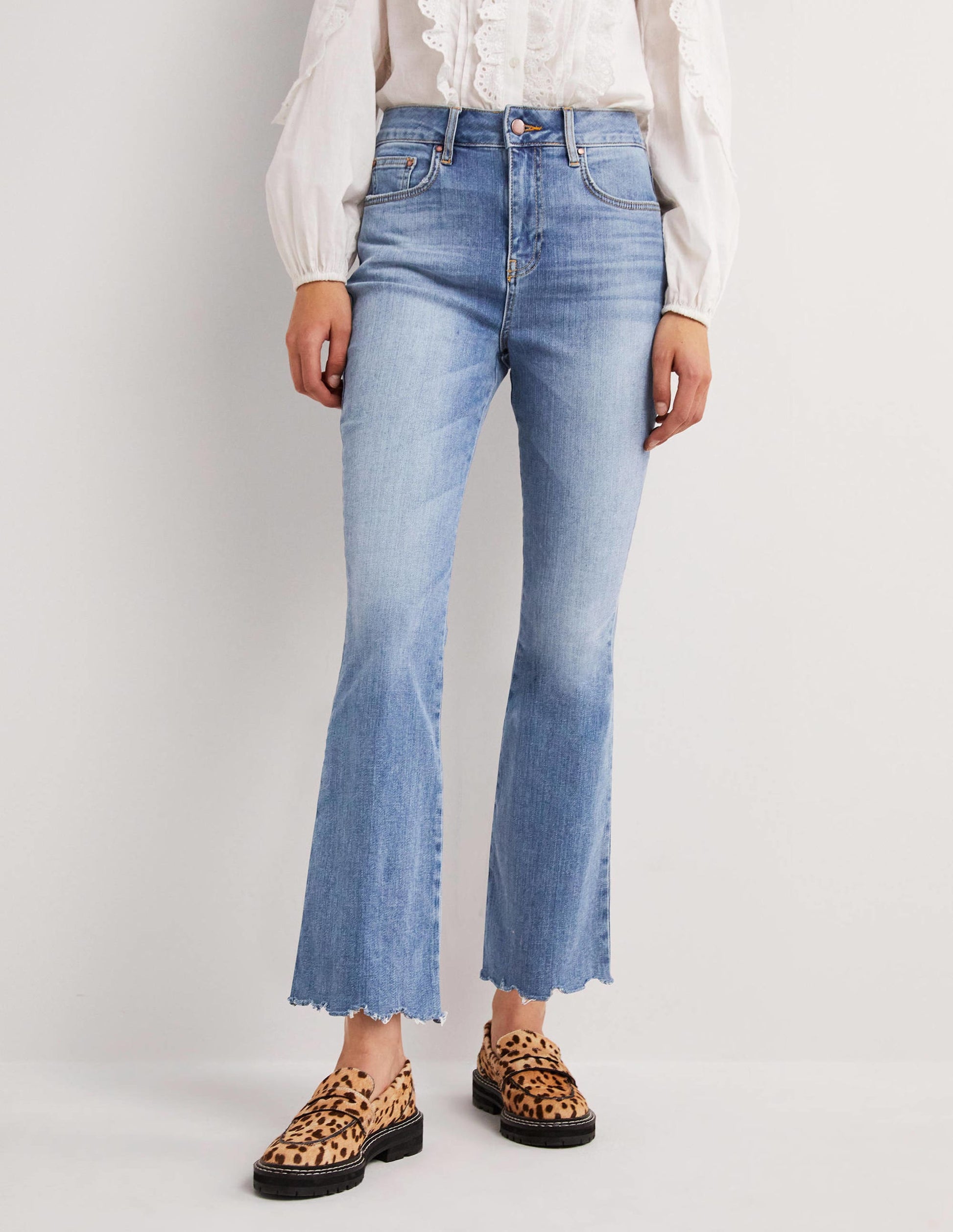 Fitted Cropped Flare Jeans-Light Vintage-5