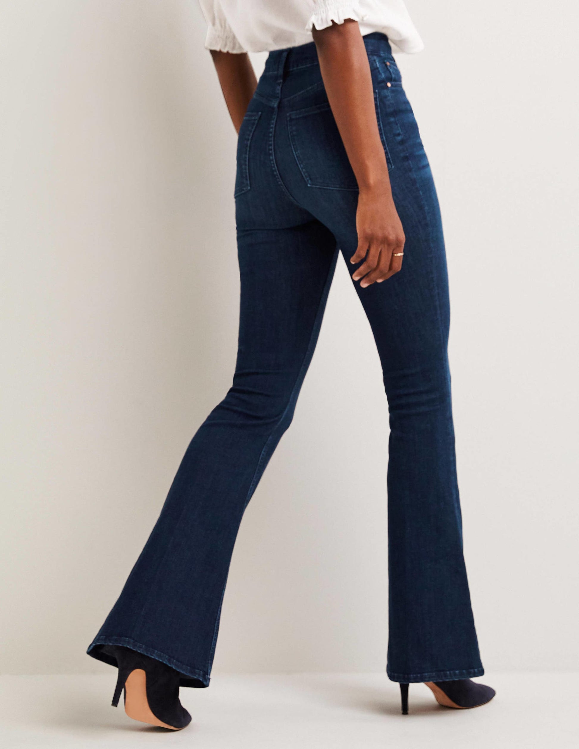 HIGH RISE FITTED FLARE-Dark Vintage Denim-4