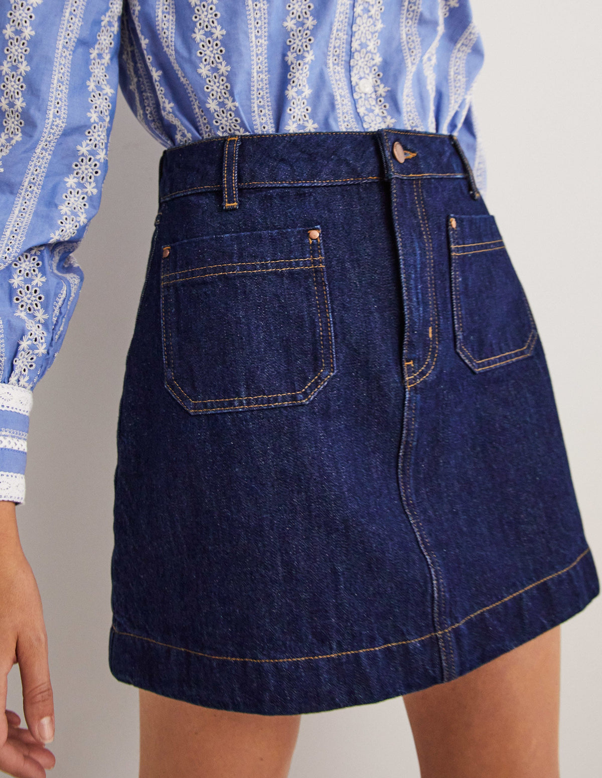 Patch Pocket Denim Mini Skirt-Indigo Denim - Image 4