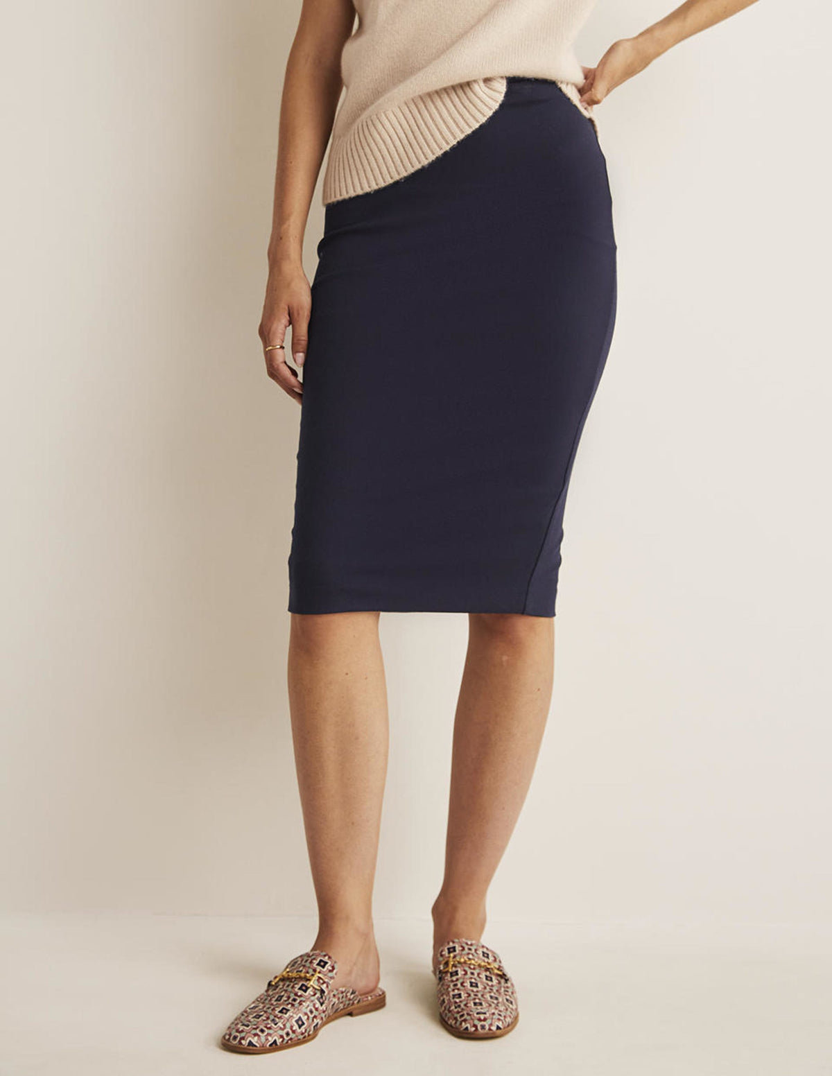 Hampshire Ponte Skirt-Navy - Image 4