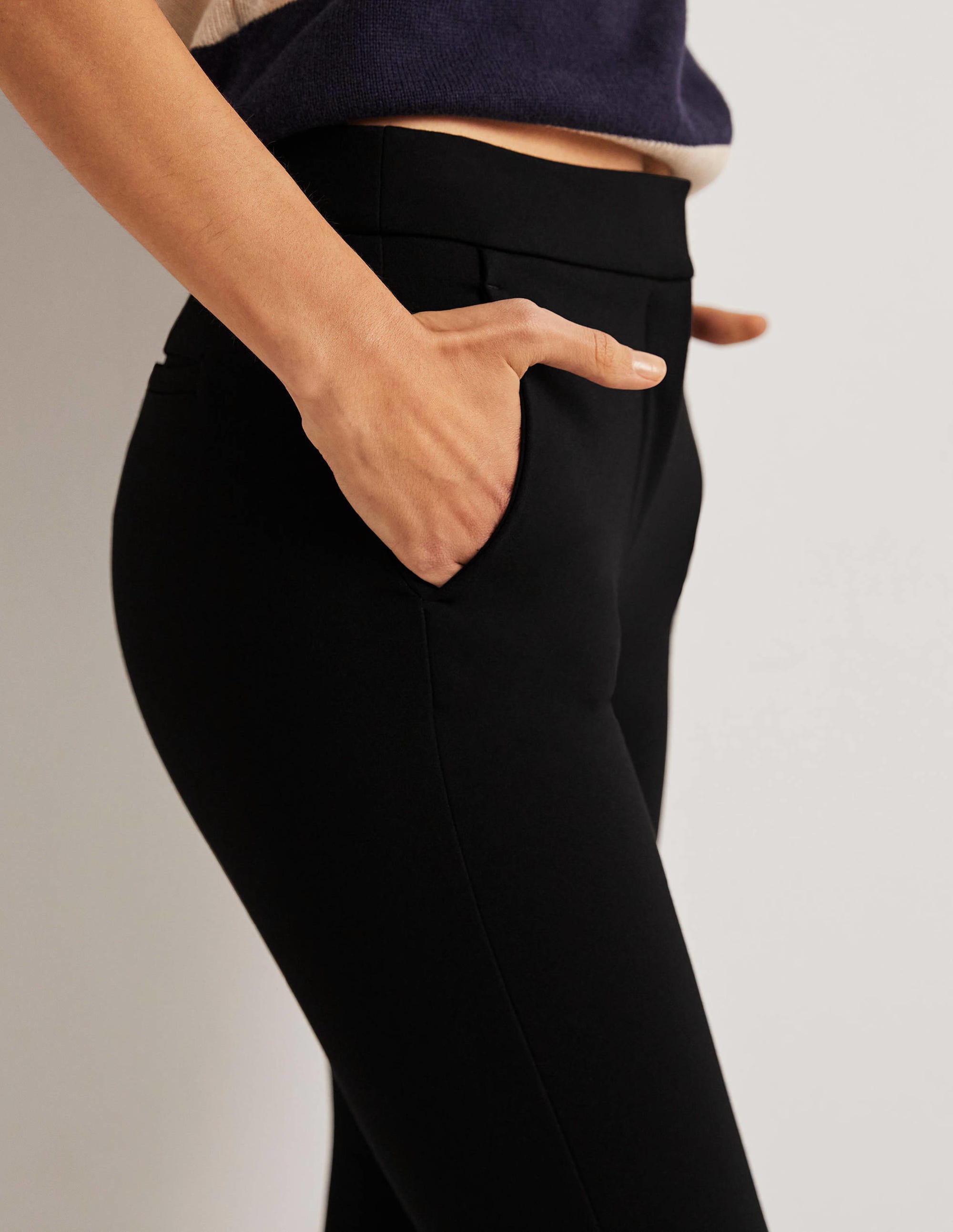 Hampshire 7/8 Pants-BLACK - Image 2
