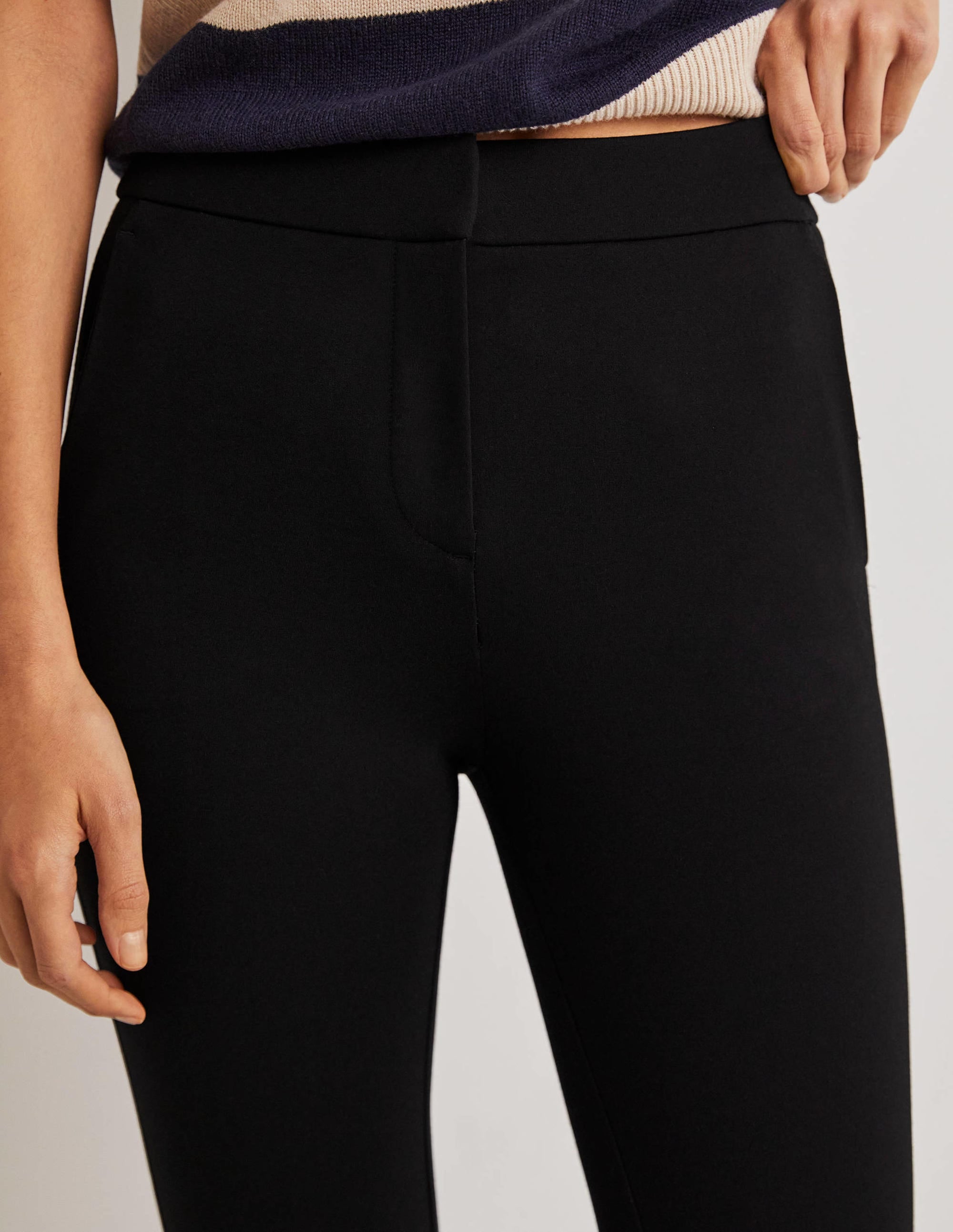 Hampshire 7/8 Pants-BLACK - Image 5