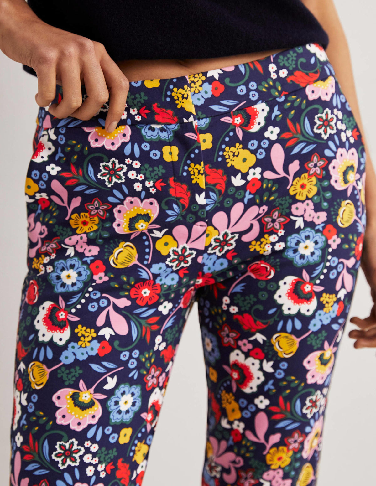 Richmond 7/8 Pants-Navy, Pretty Paradise - Image 2