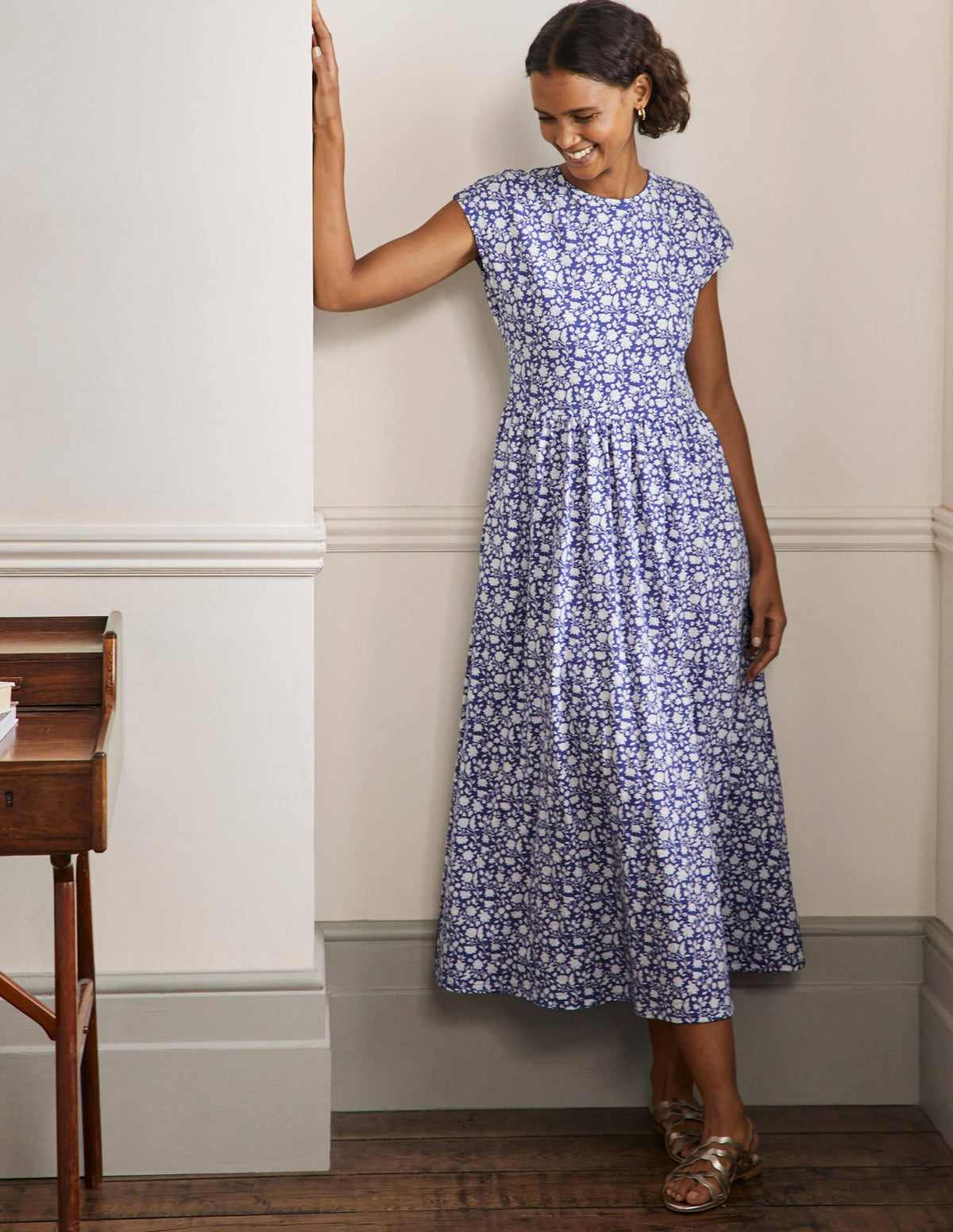 Easy T-Shirt Midi Dress-Bluebell, Botanic Silhouette-1
