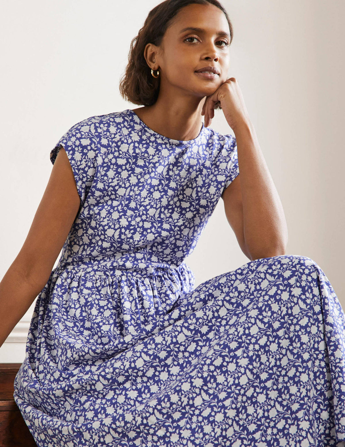 Easy T-Shirt Midi Dress-Bluebell, Botanic Silhouette - Image 4