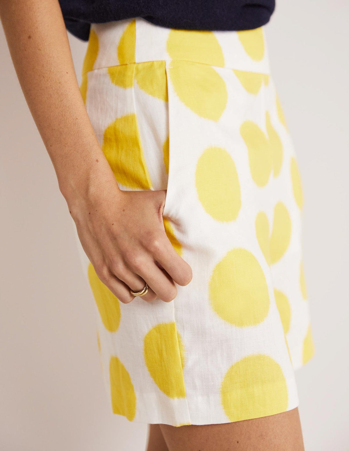 Georgina Linen Shorts-Lemon Fizz, Ikat Spot - Image 10