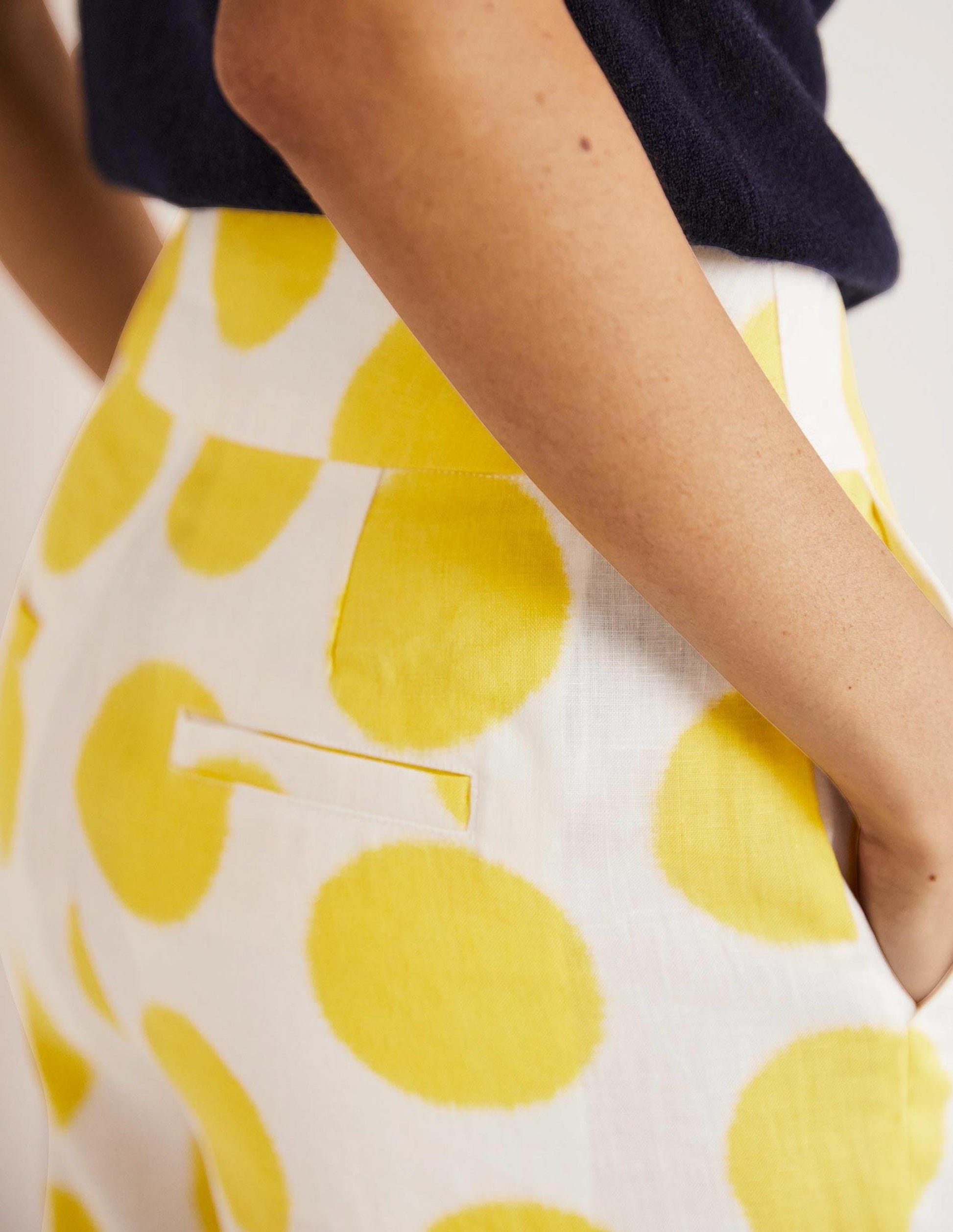 Georgina Linen Shorts-Lemon Fizz, Ikat Spot-2
