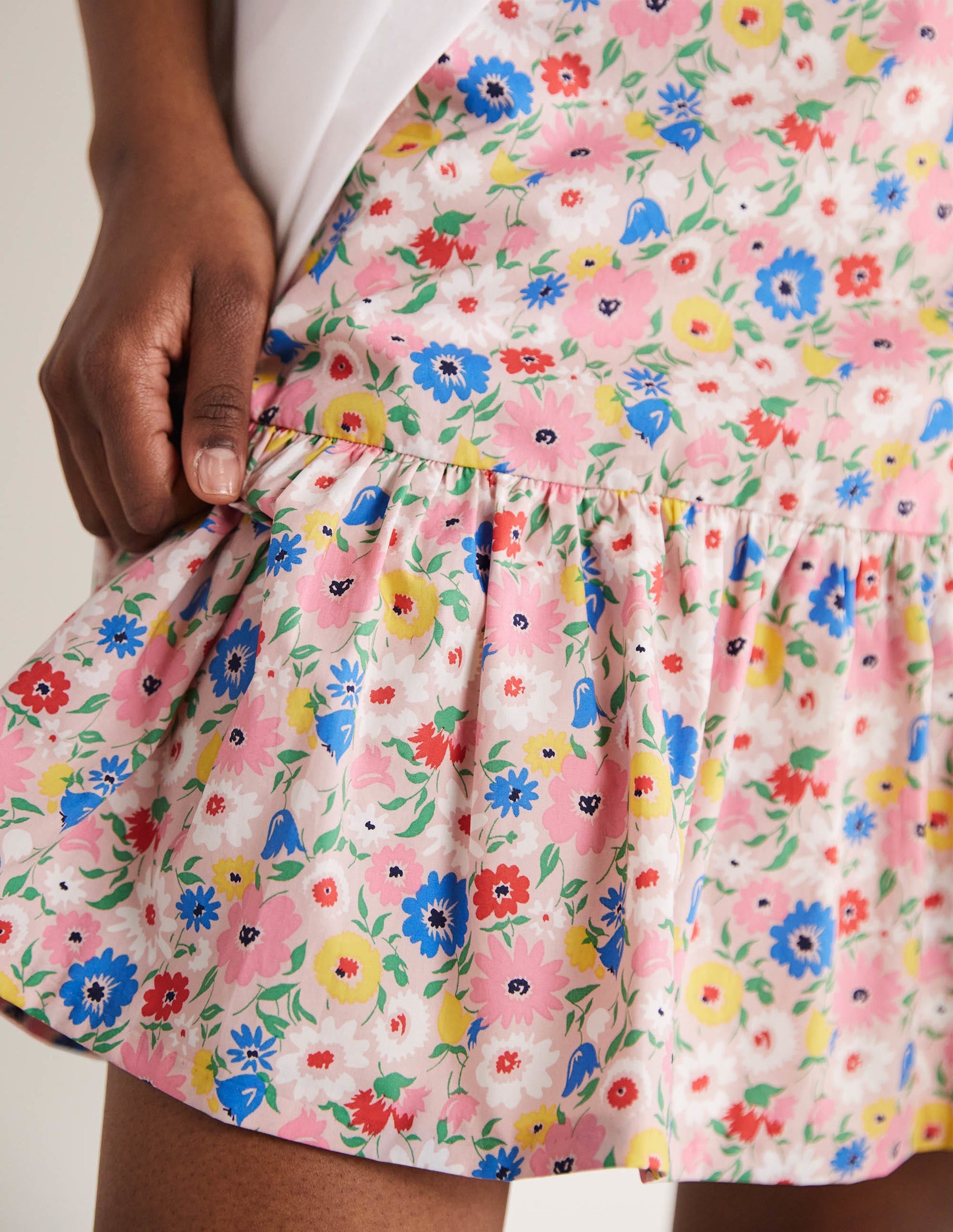 Tiered Poplin Mini Skirt-Milkshake, Elegant Bloom-2