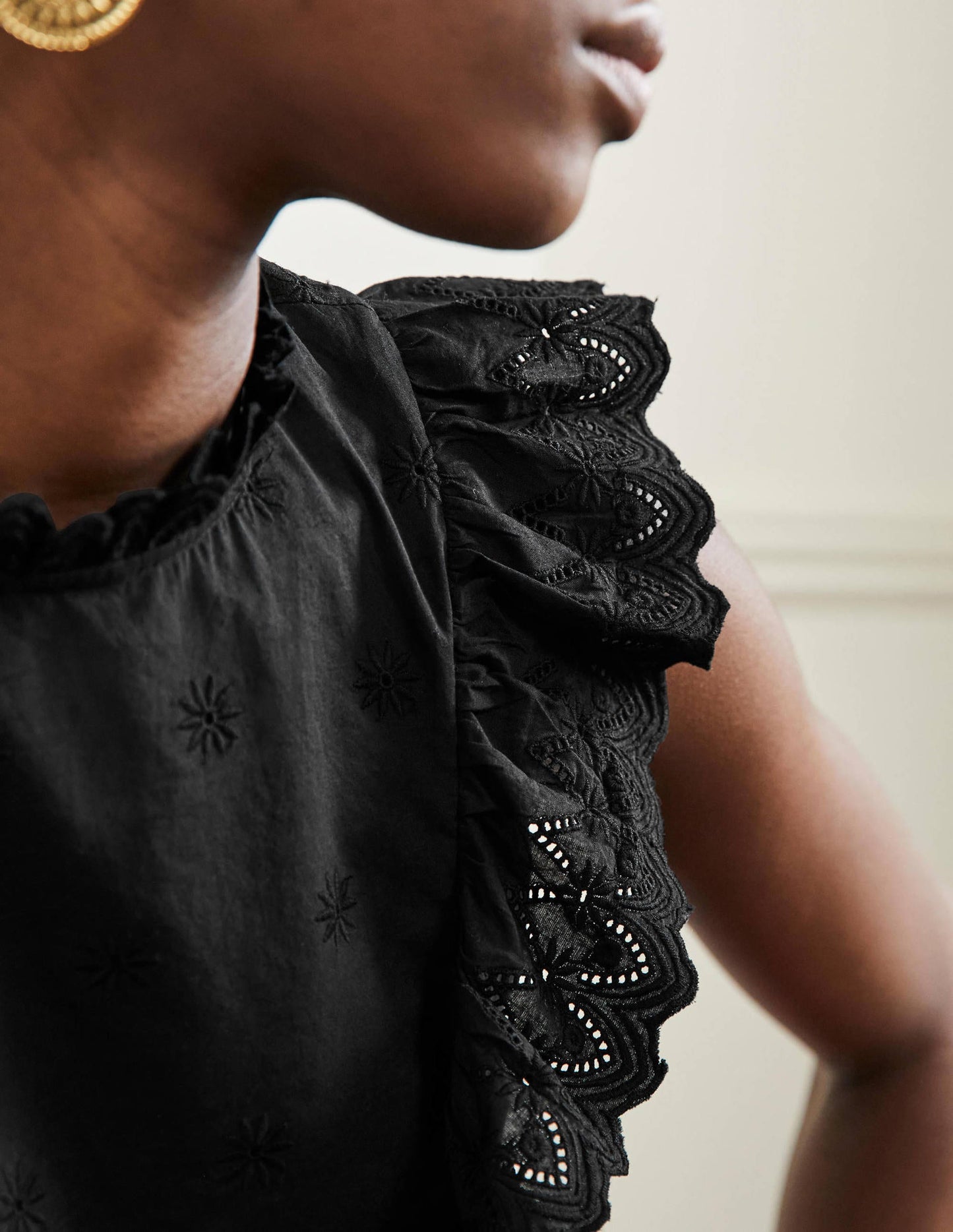 Nina Sleeveless Broderie Top-Black